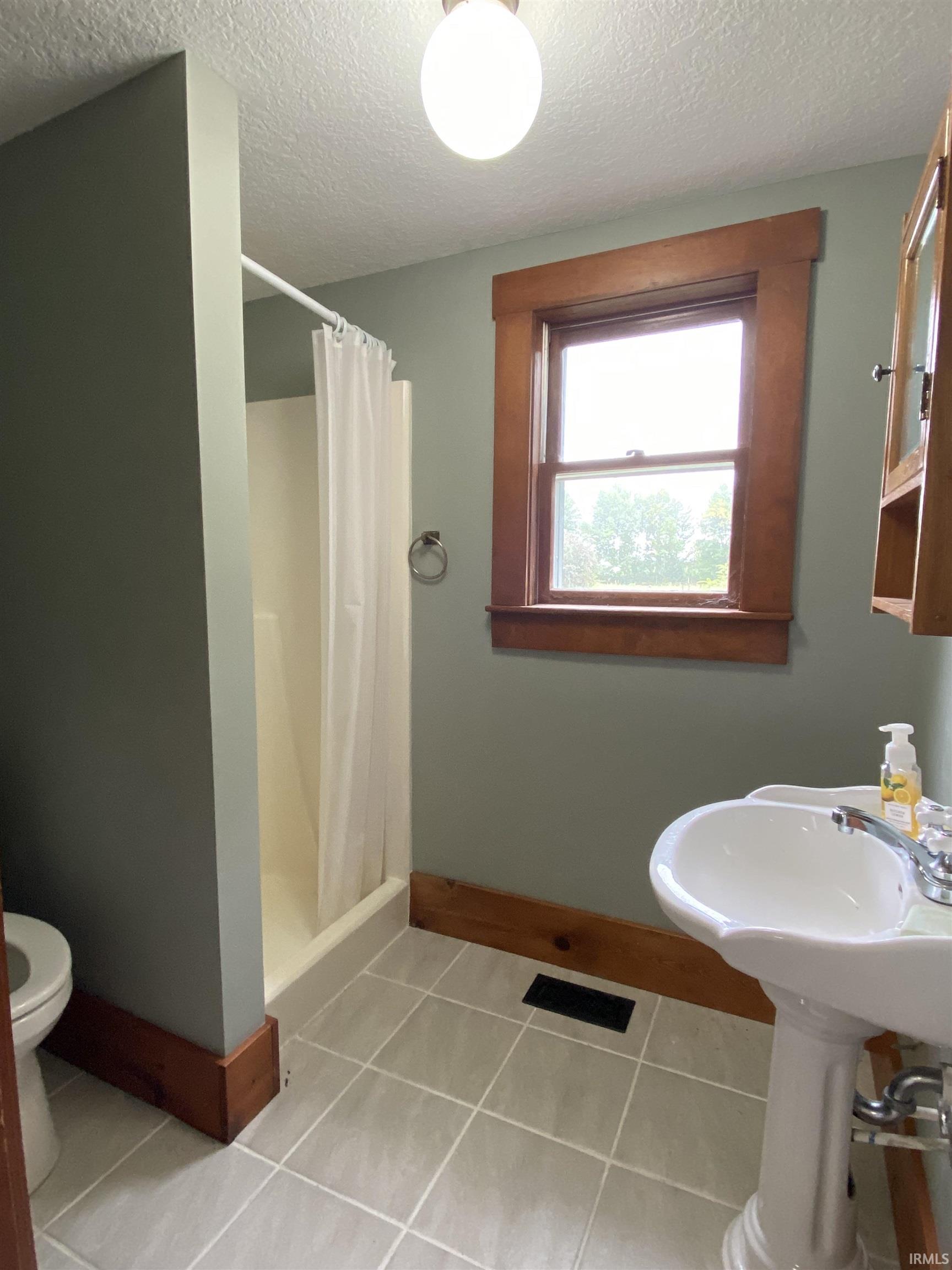 Photo 13 of 63 E Walnut Street