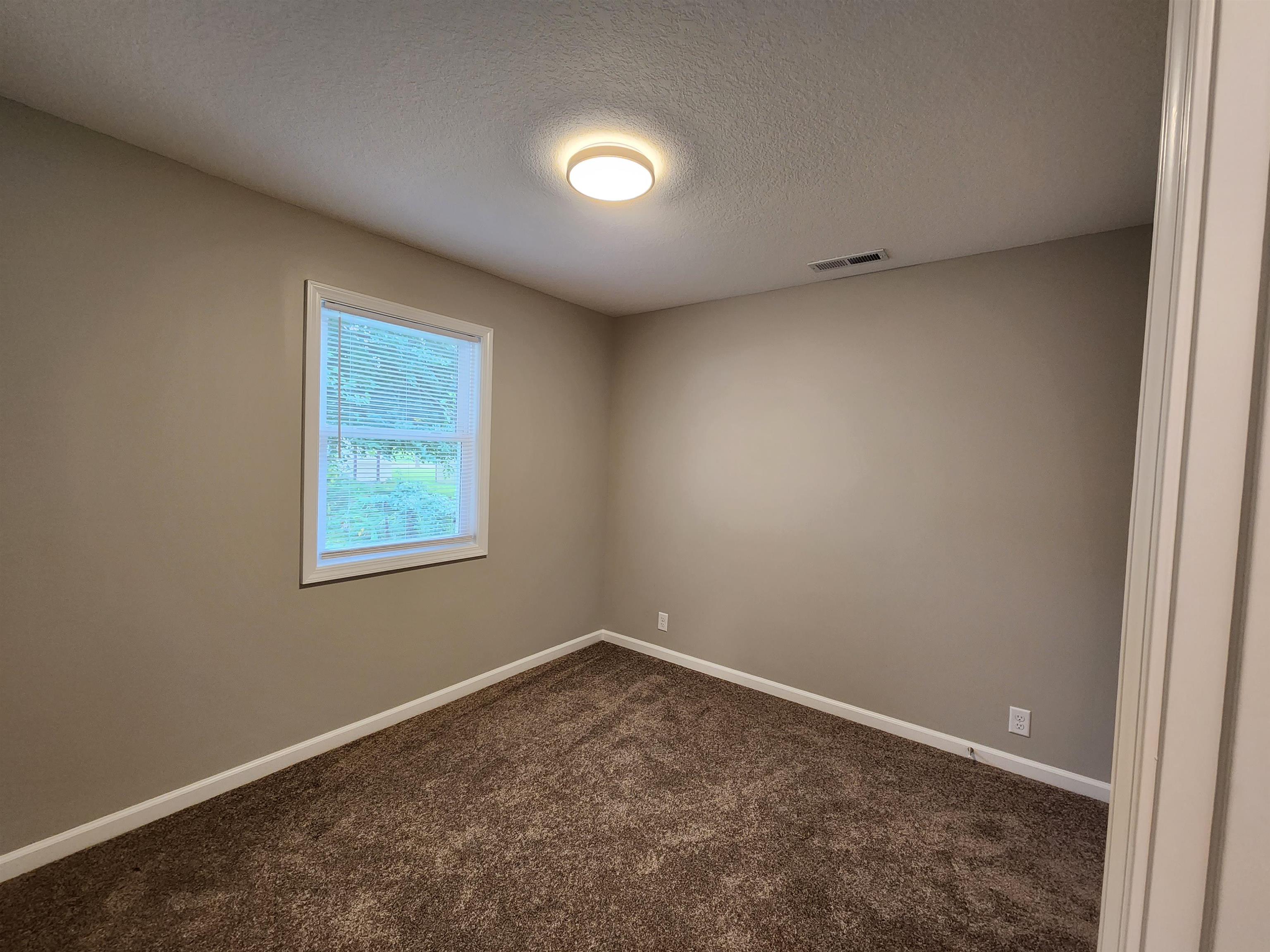 Photo 13 of 424 Nussbaum Avenue