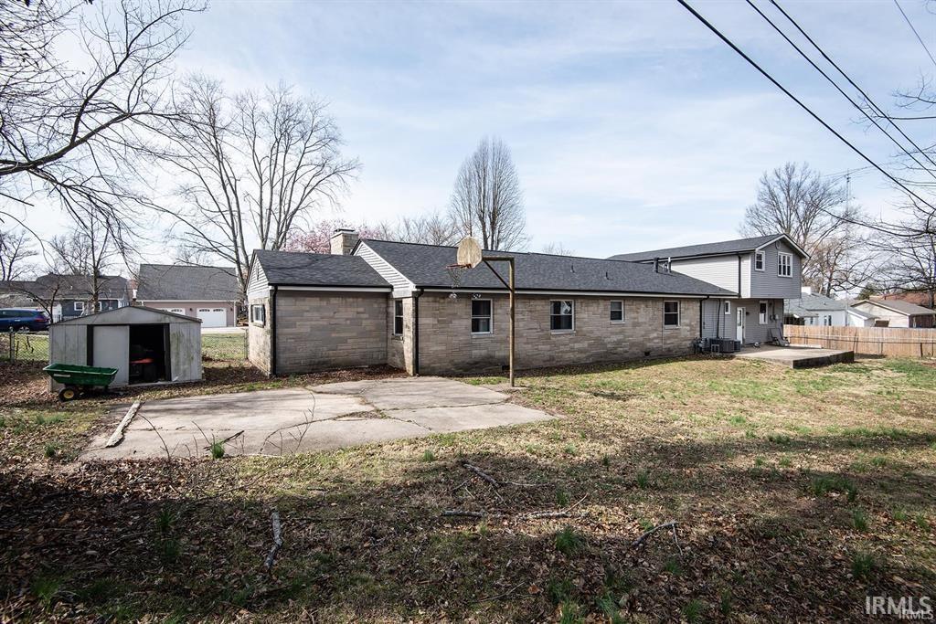 Homes for sale in Vincennes, IN | 1424 Audubon Rd, Vincennes, IN 47591 | MLS# 202332993