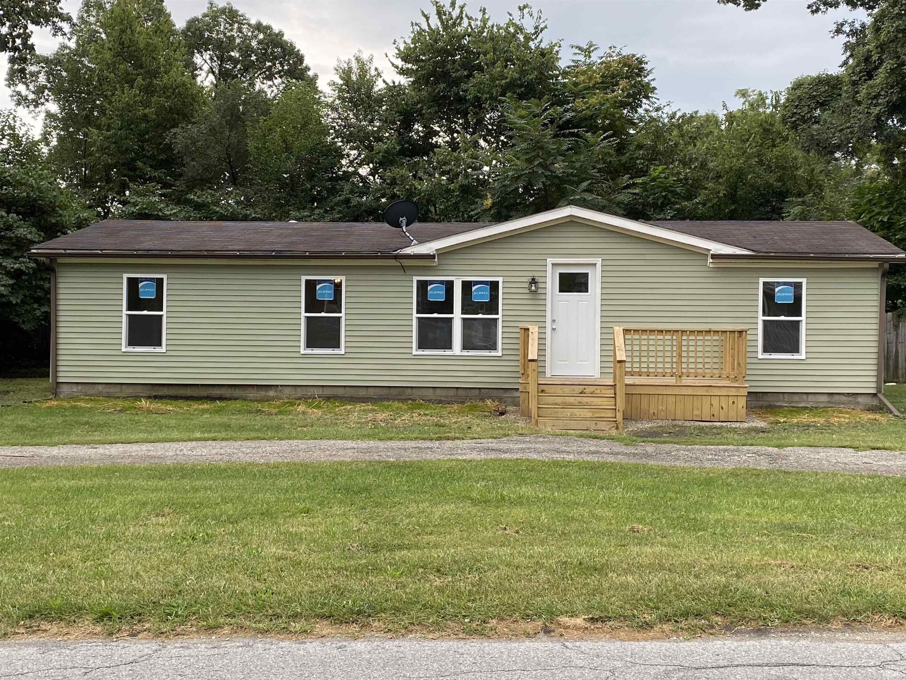 702 E John Street, Knox, IN 46534