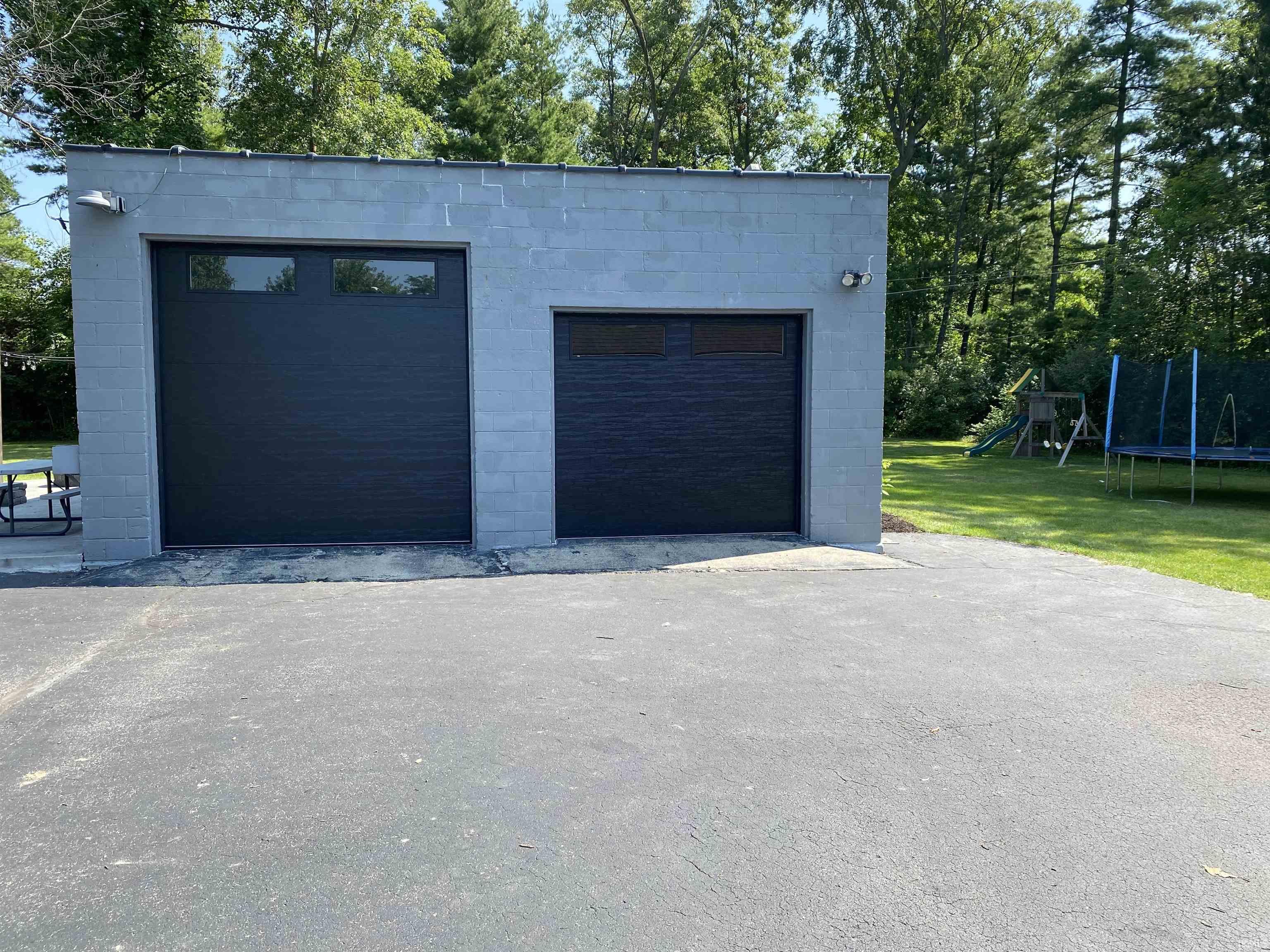 Photo 21 of 315 Elm Grove Road
