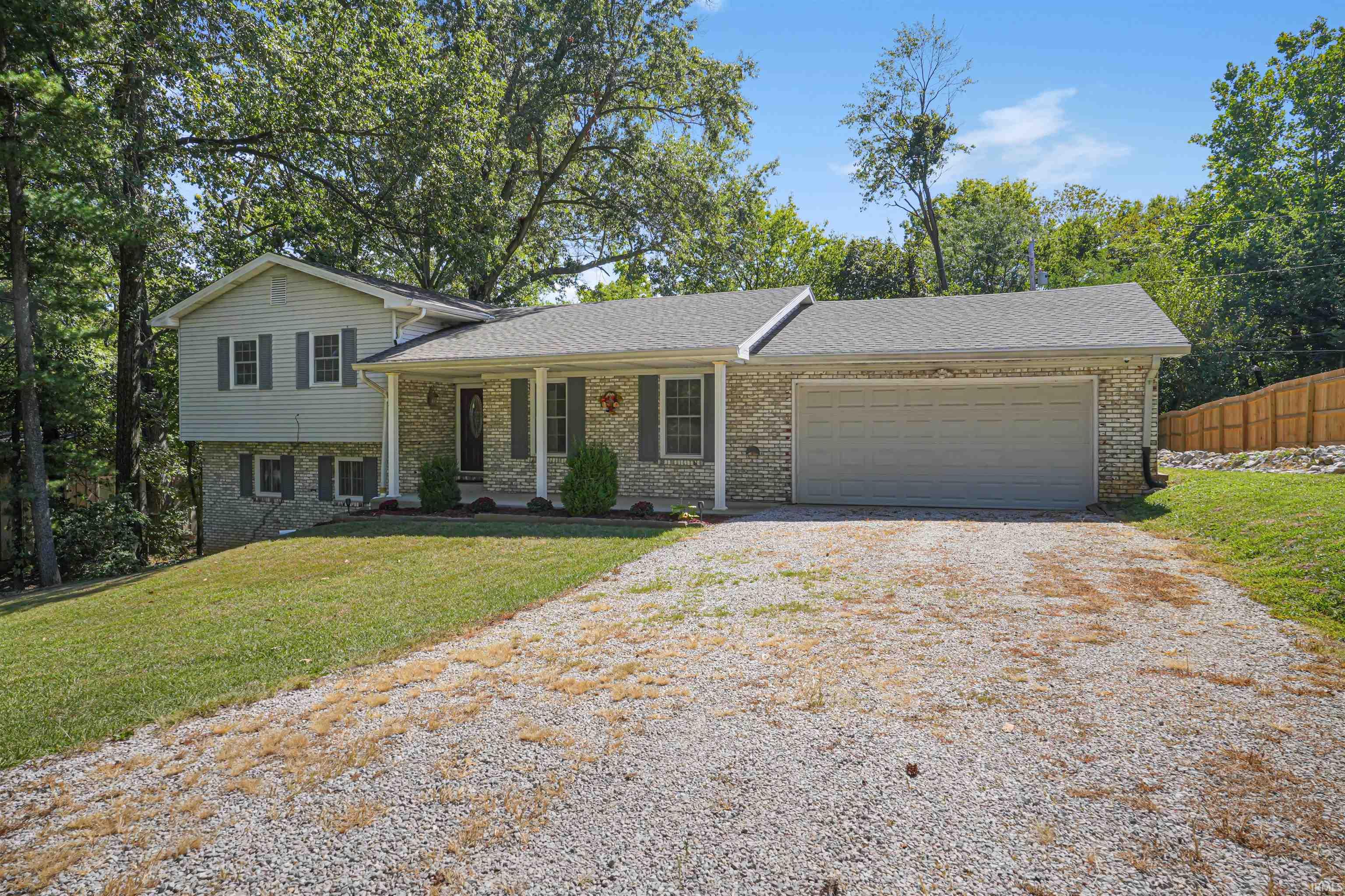 Evansville Real Estate 2319 Sharon Place IN 47725 269,900