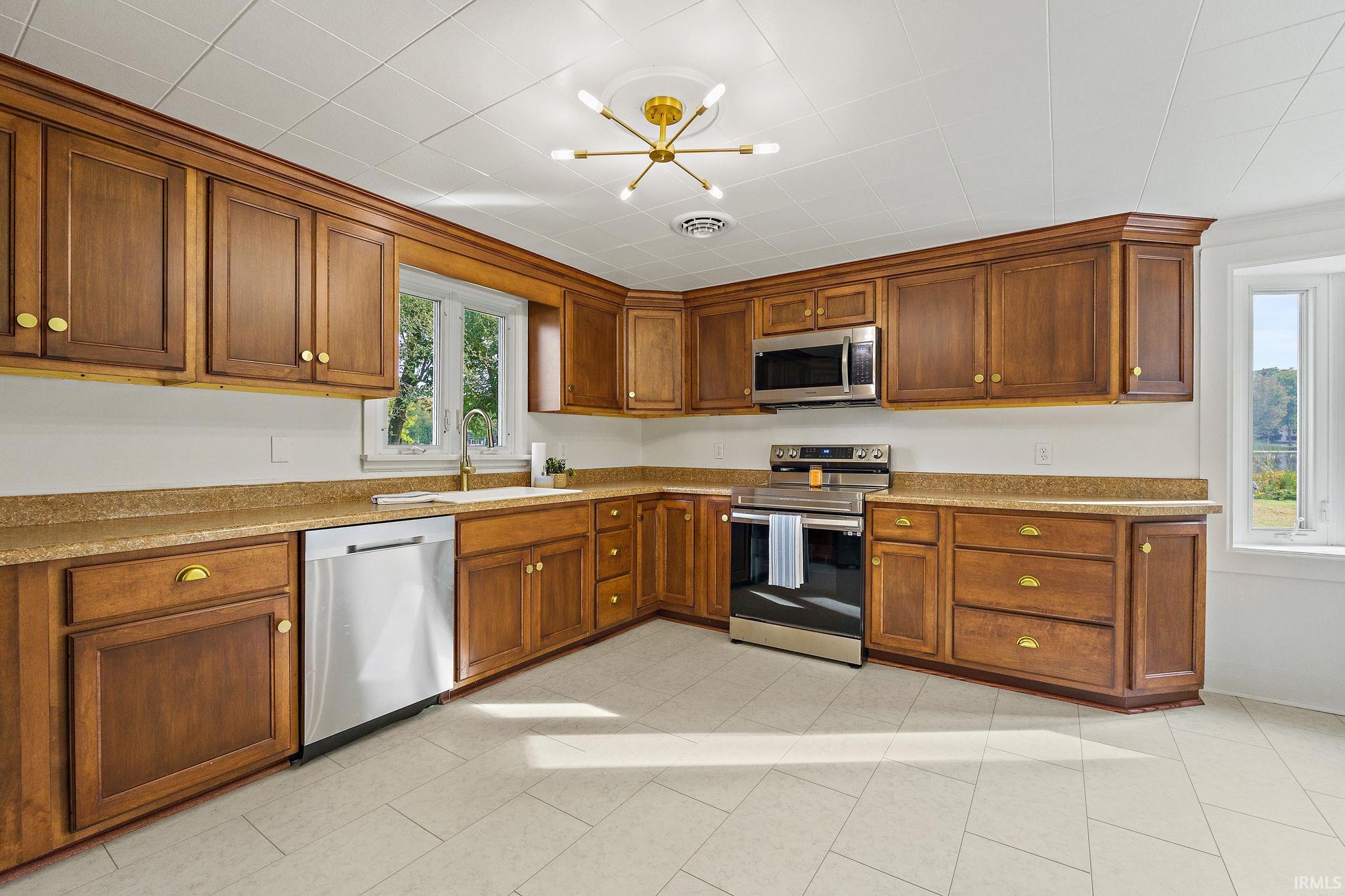 Photo 11 of 5877 S Woodstrail -57 Drive