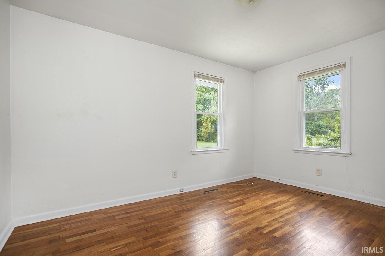 Photo 10 of 54689 Bradley Street