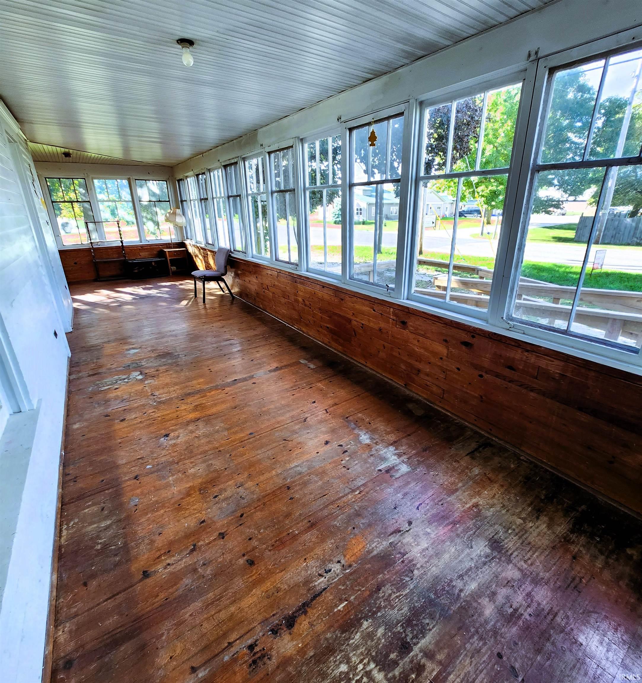 Photo 3 of 1481 W Drake Road