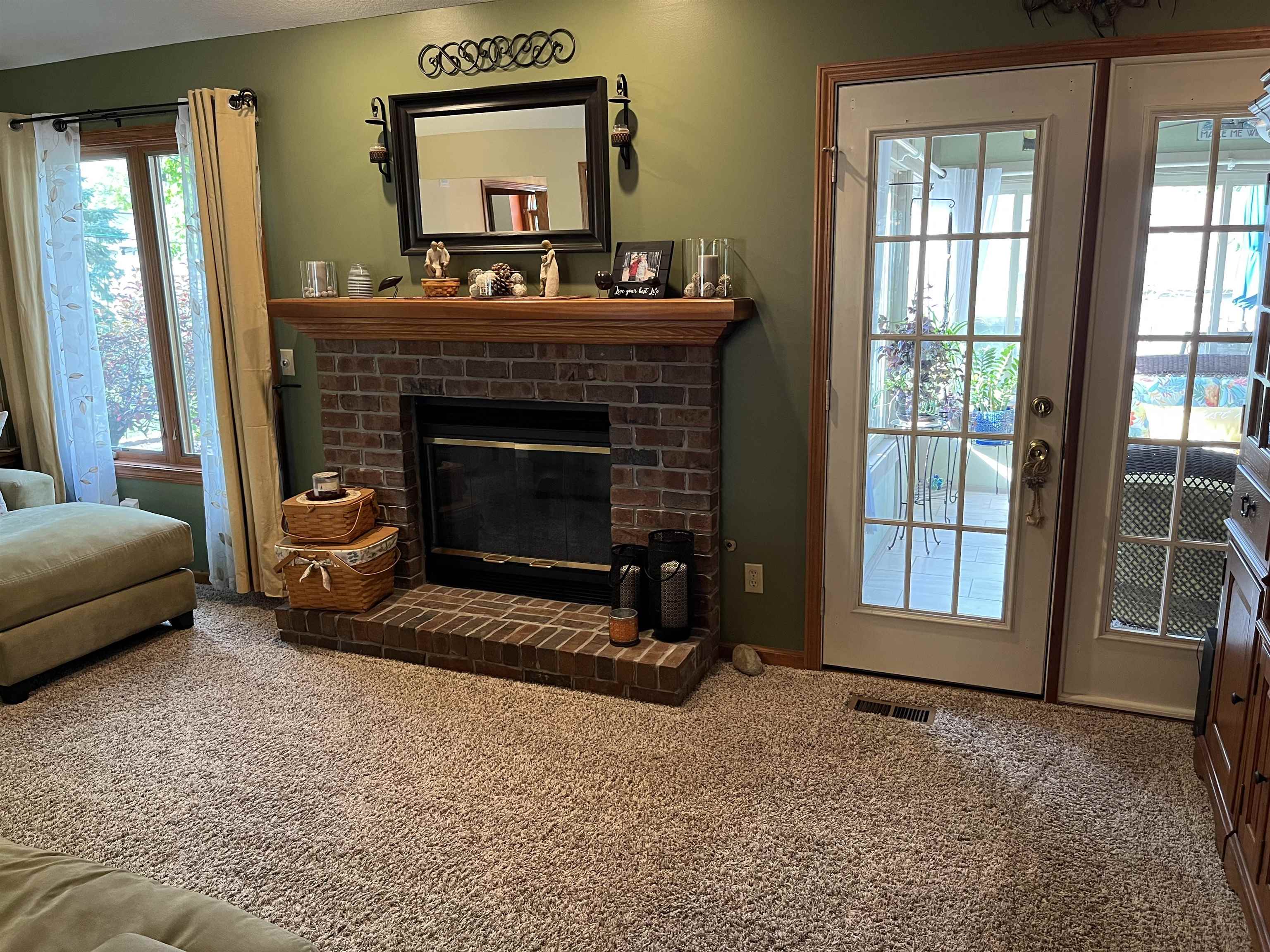 Photo 1 of 1773 E Ravenwood Lane