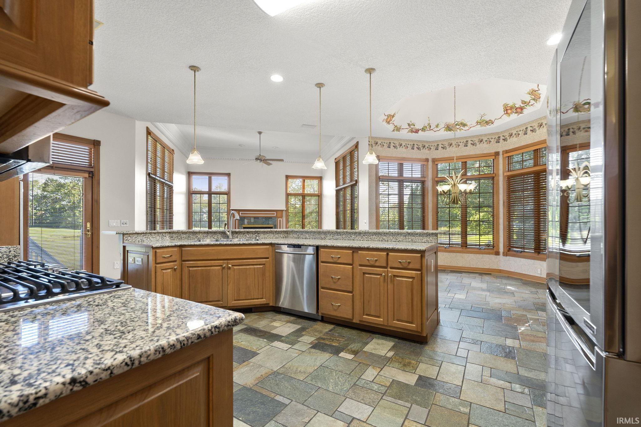 Photo 6 of 11929 Crossway Drive