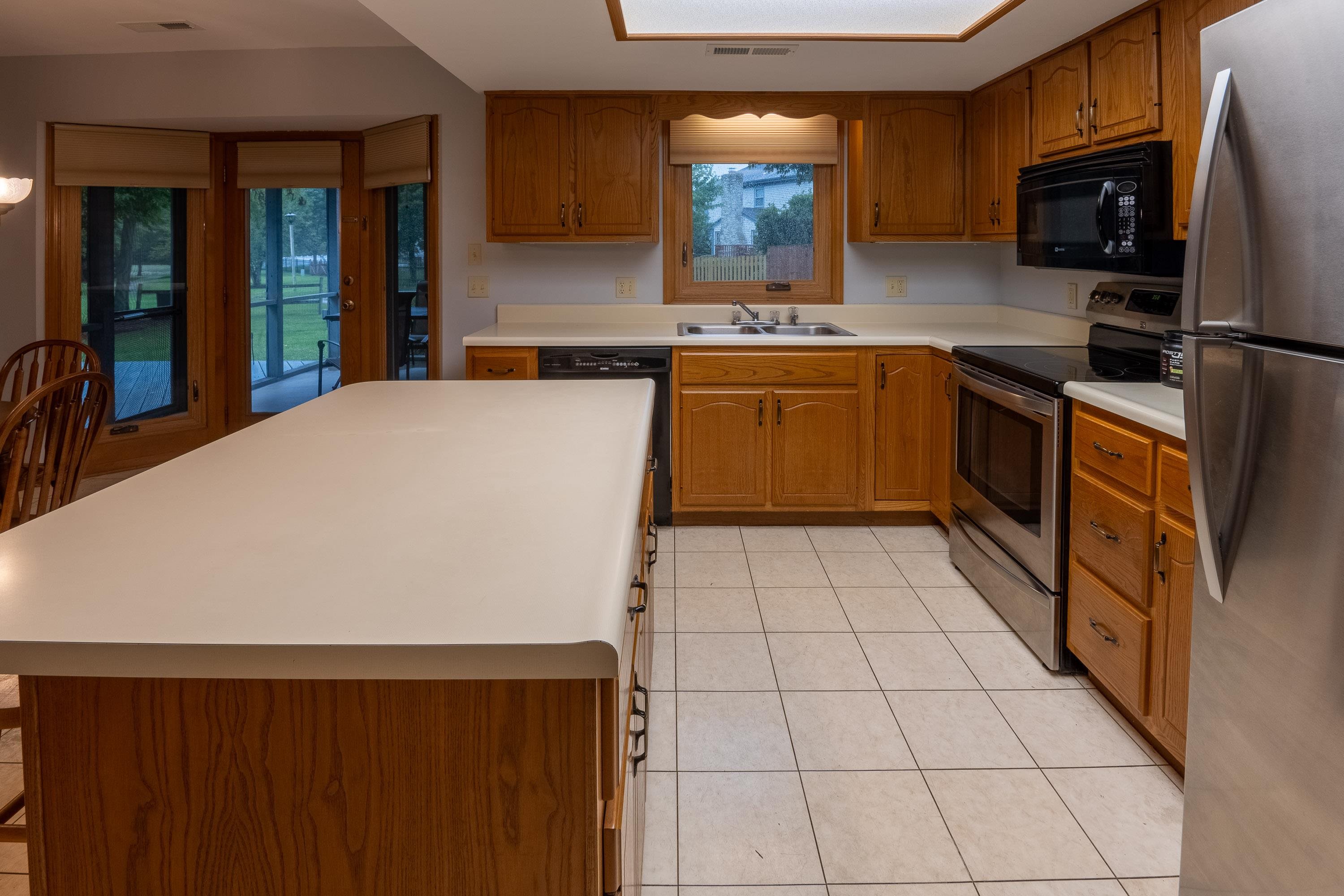 Photo 13 of 8901 Breakwater Drive