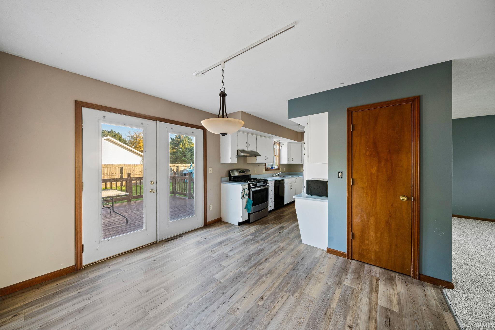 Photo 8 of 406 S Wheatland Drive