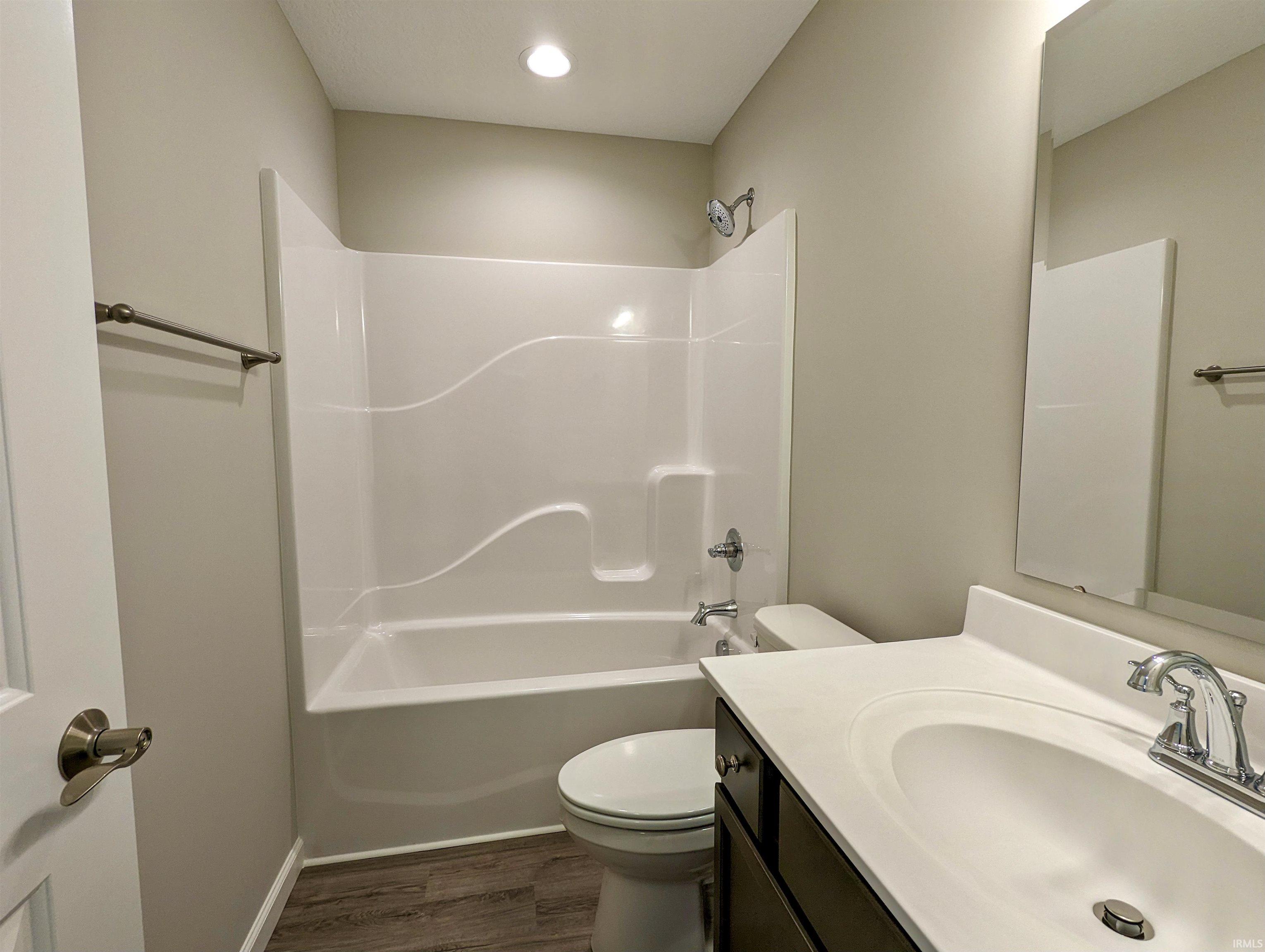 Photo 9 of 1114 N Walsh Street