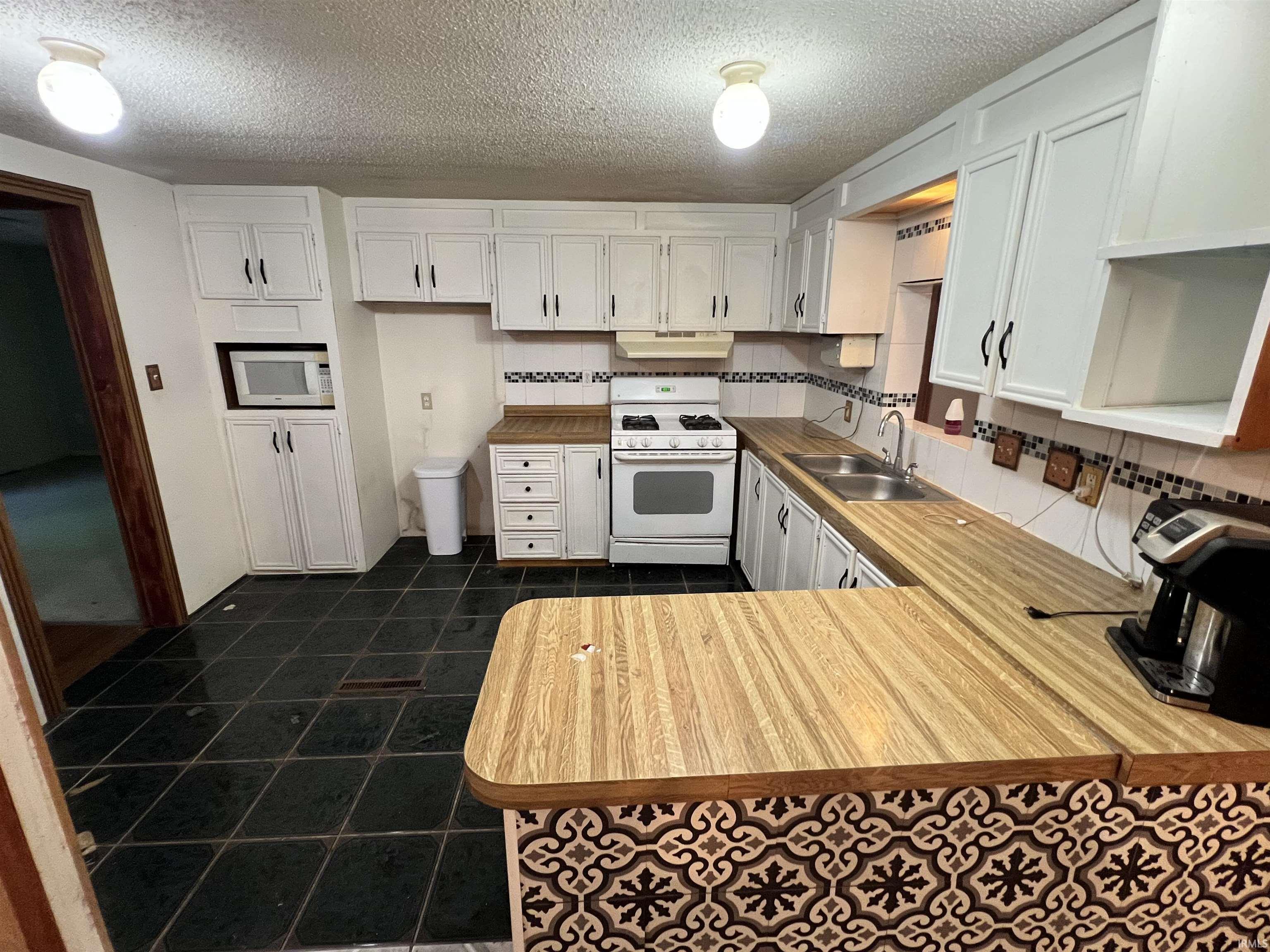 Photo 3 of 2846 S Woodland Hills Dr W