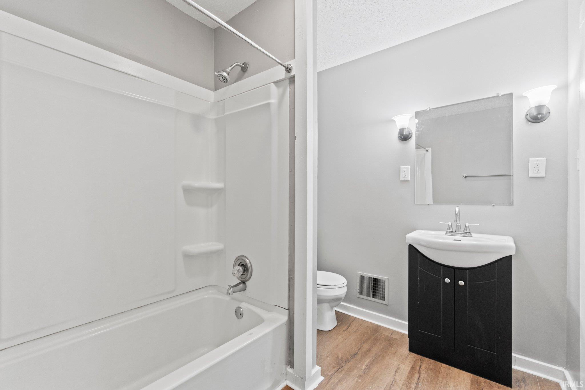 Photo 11 of 4029 Arlington Avenue