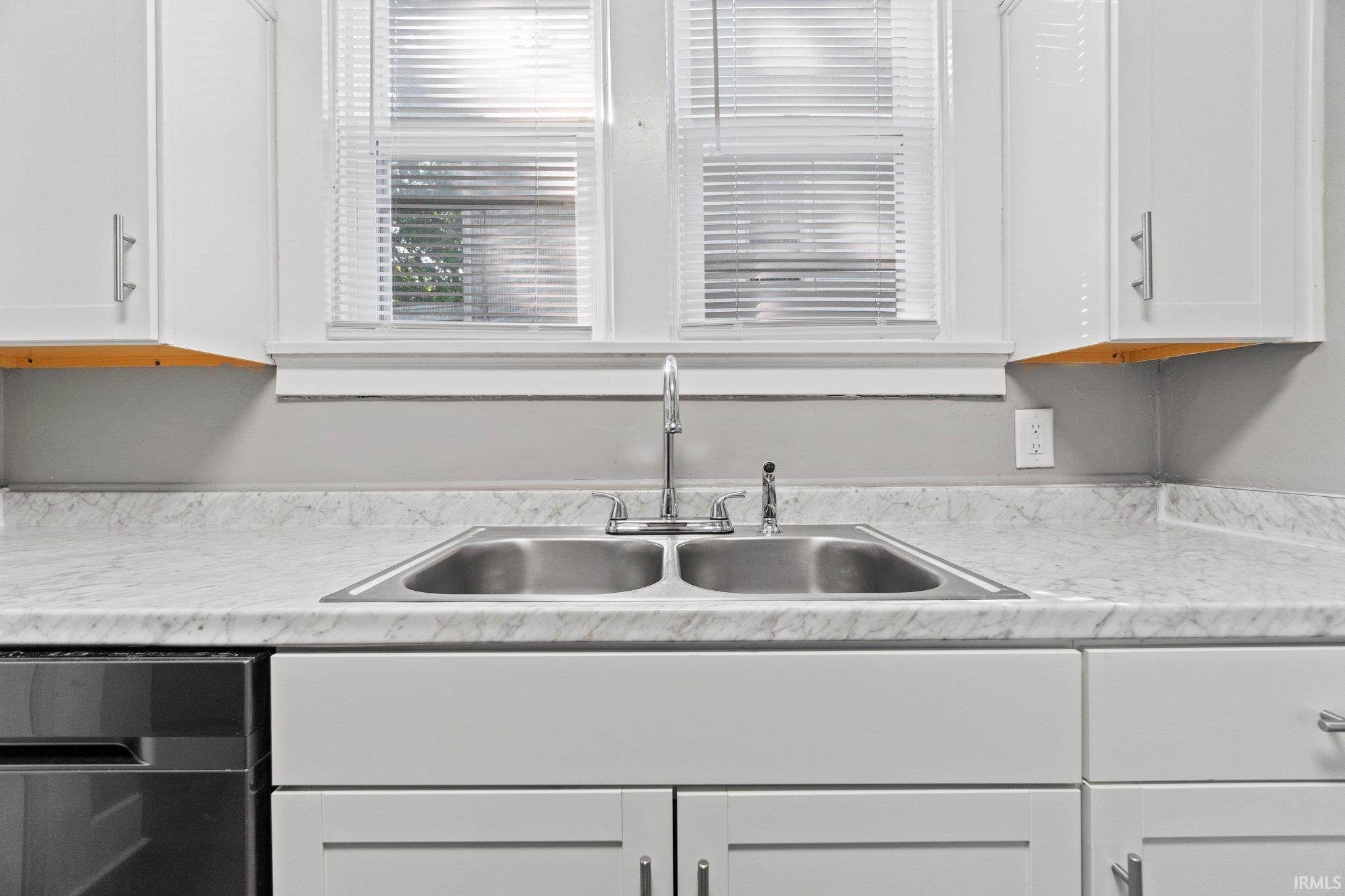Photo 8 of 4029 Arlington Avenue
