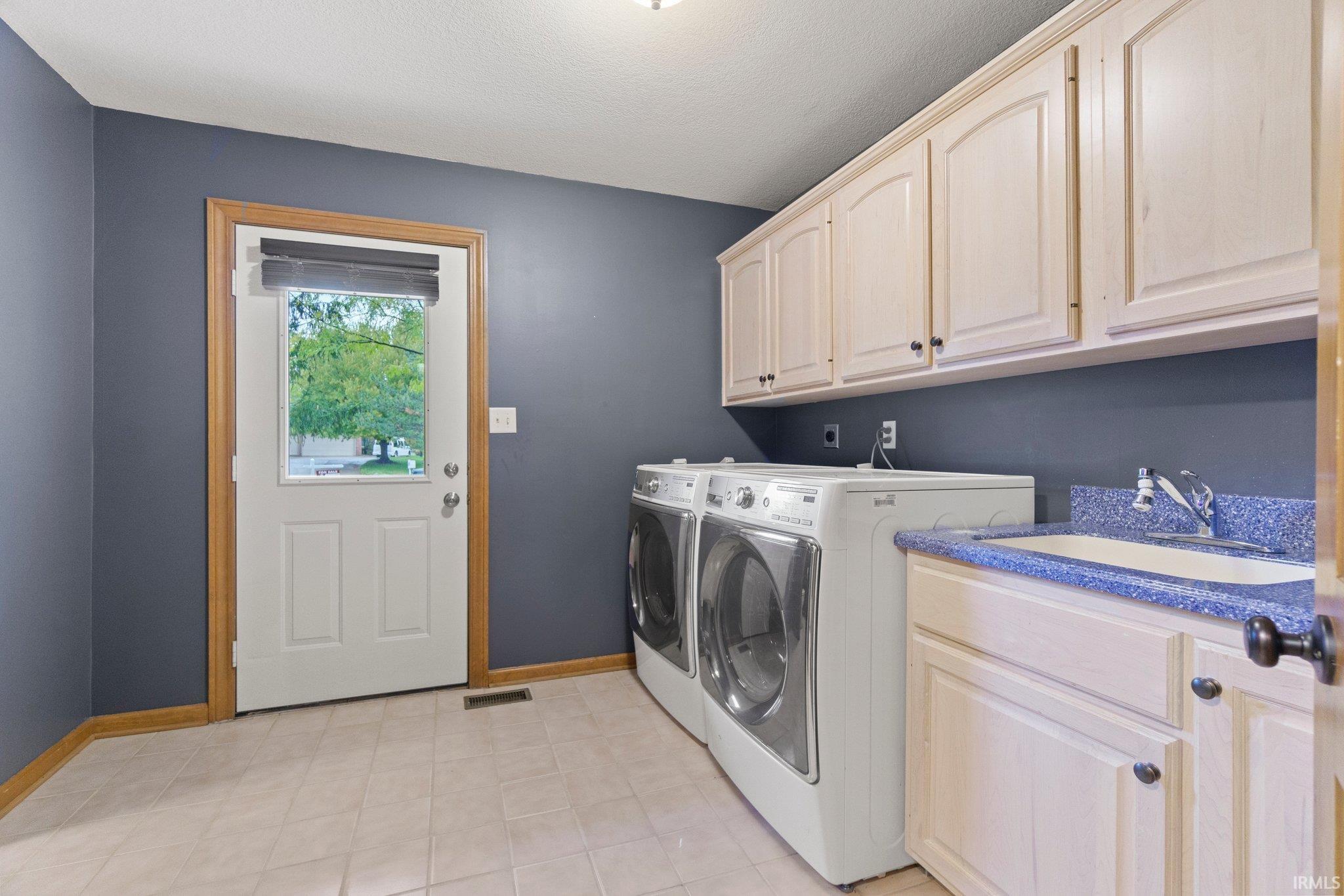 Photo 16 of 4724 Creek Ridge Place