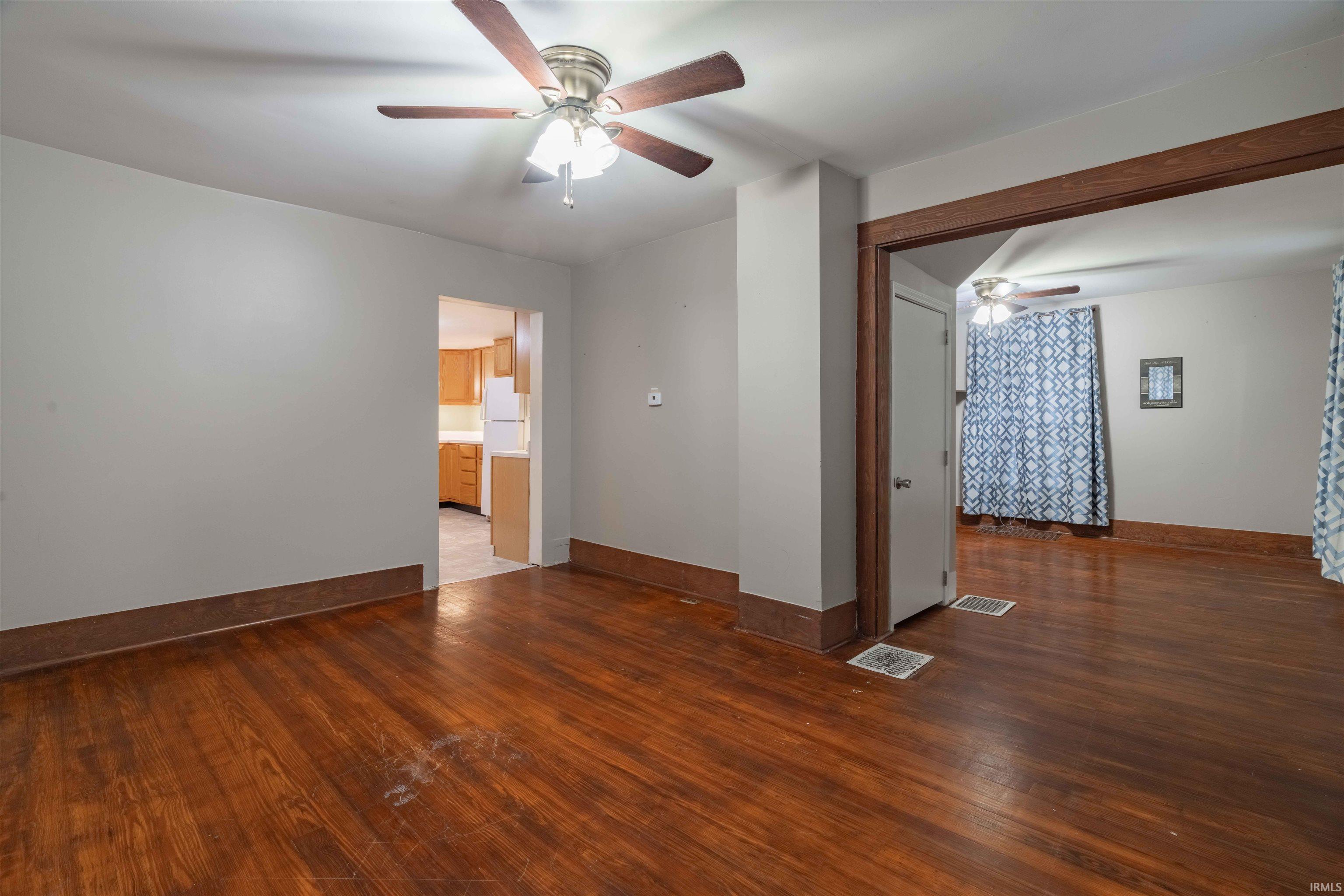 Photo 5 of 118 N Comstock Street