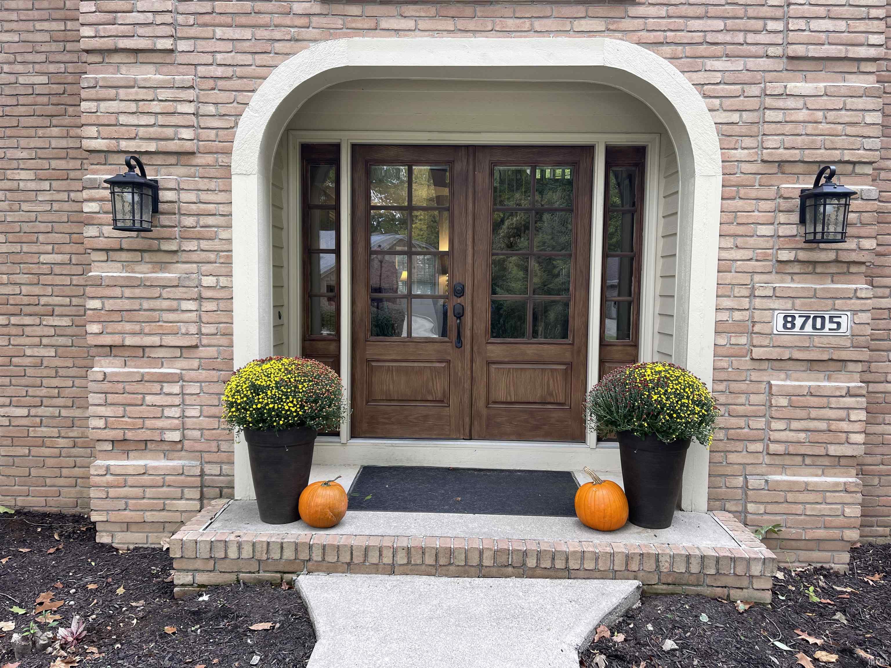 Photo 6 of 8705 Oakcliff Lane
