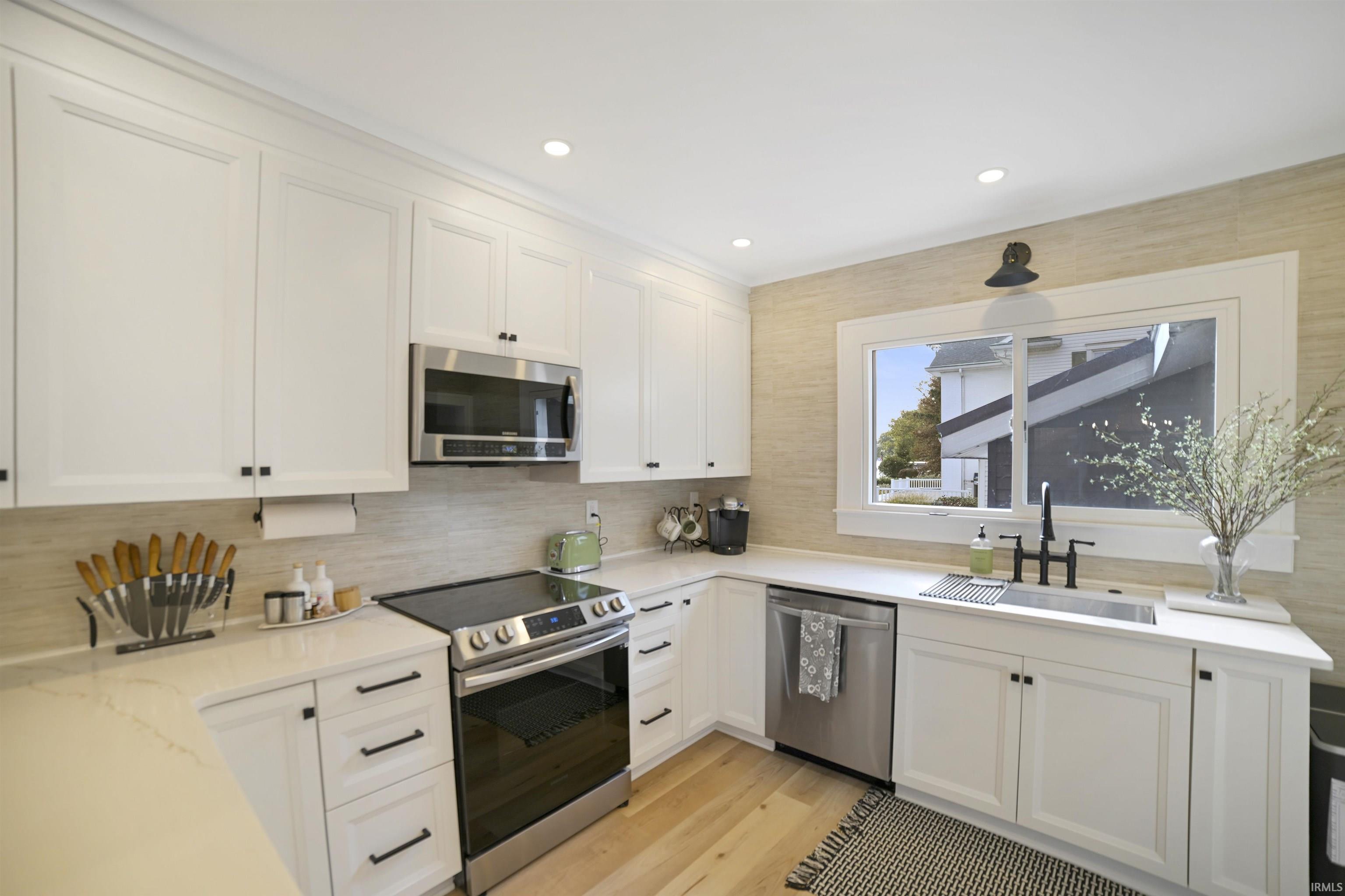 Photo 15 of 1723 Greenleaf Boulevard