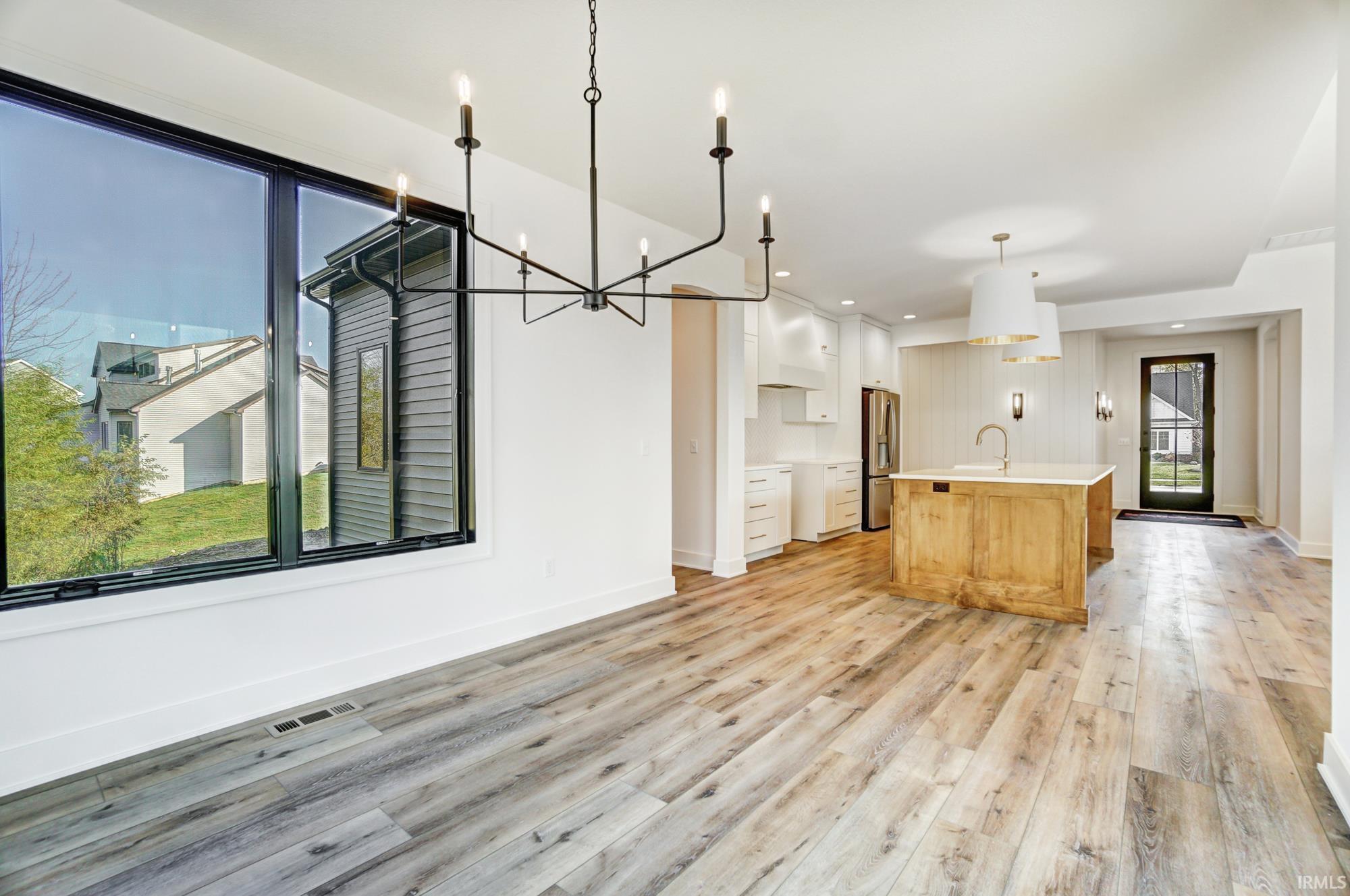 Photo 15 of 16437 Quarry Boulevard