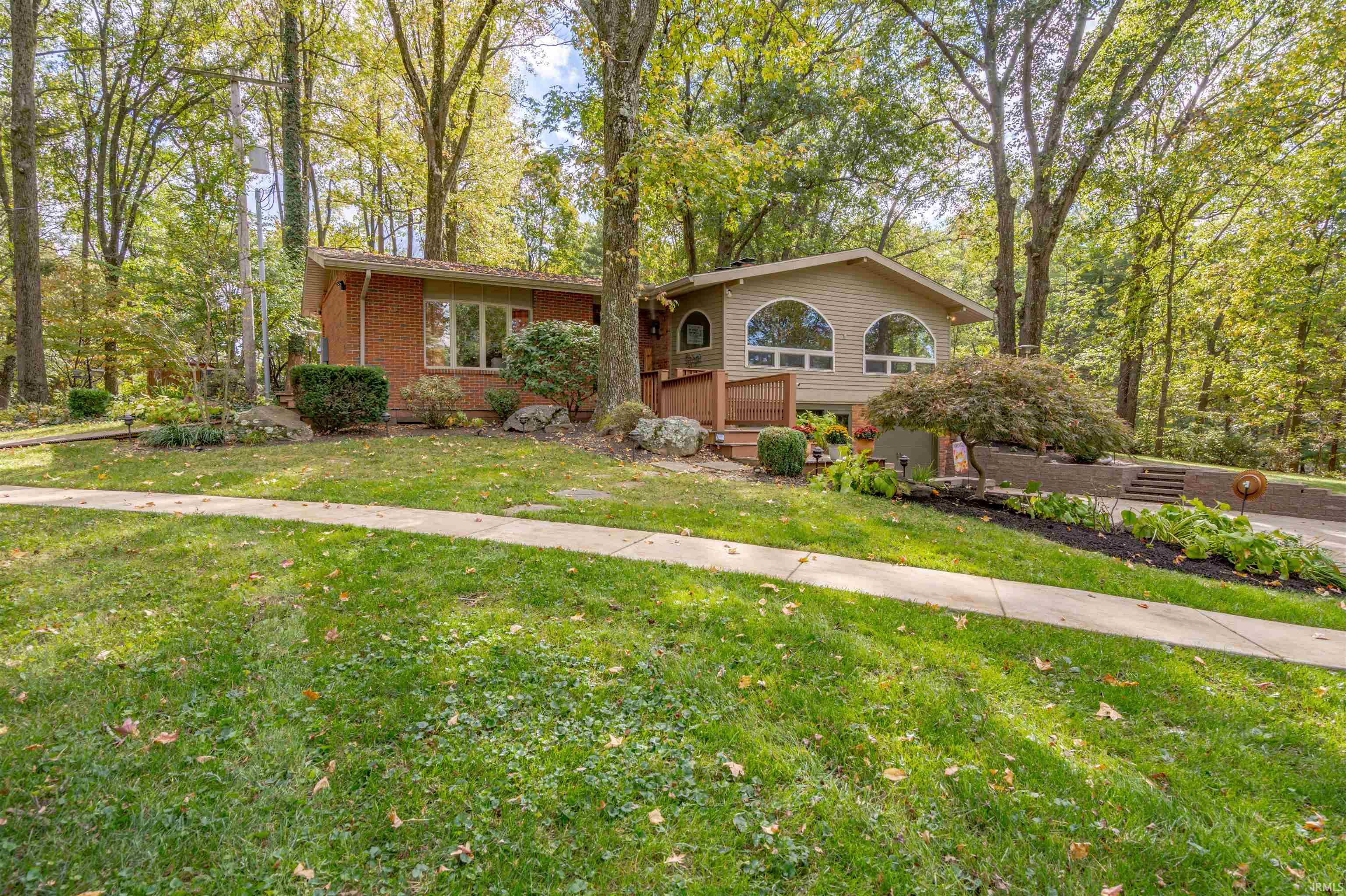 Newburgh Real Estate 5222 Martin Road IN 47630 559,000