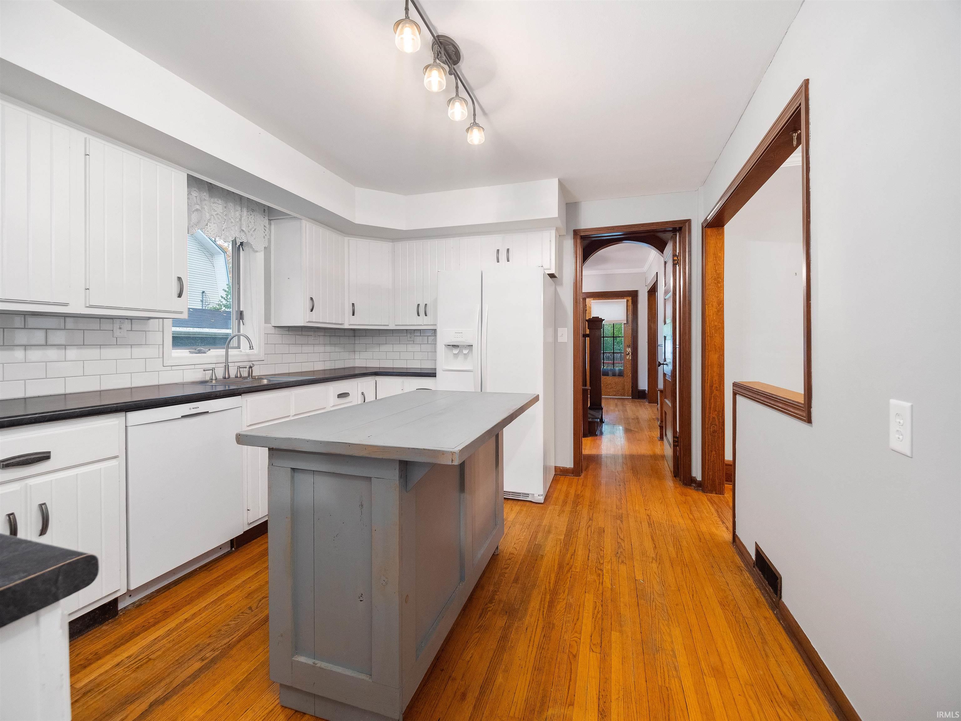 Photo 14 of 211 N Washington Street