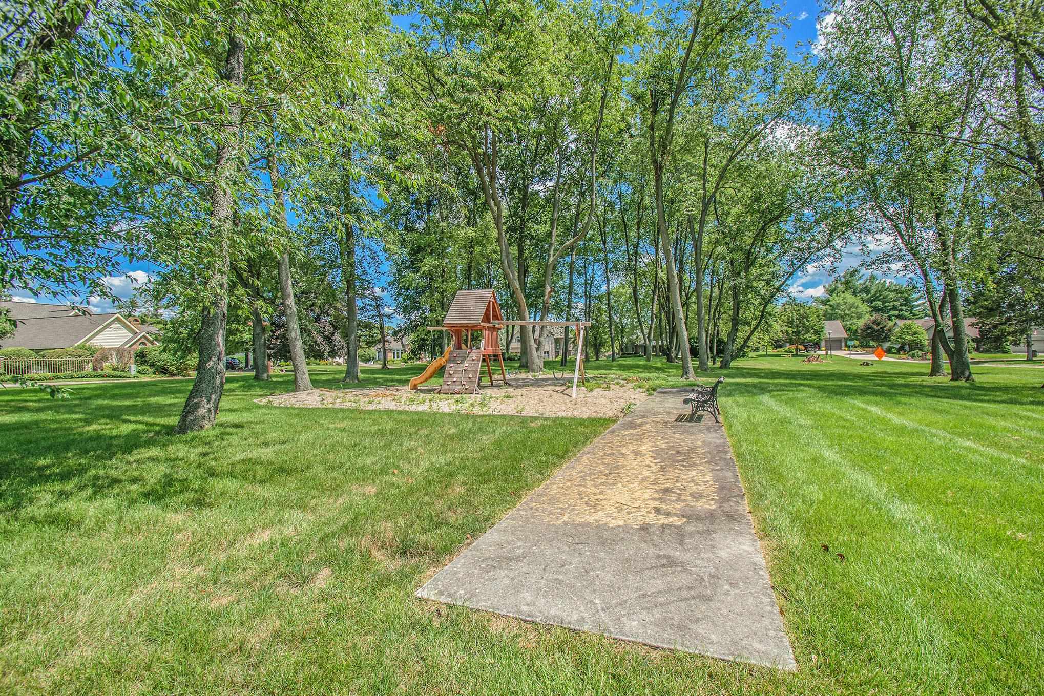 Photo 7 of 22252 Heron Cove Lane