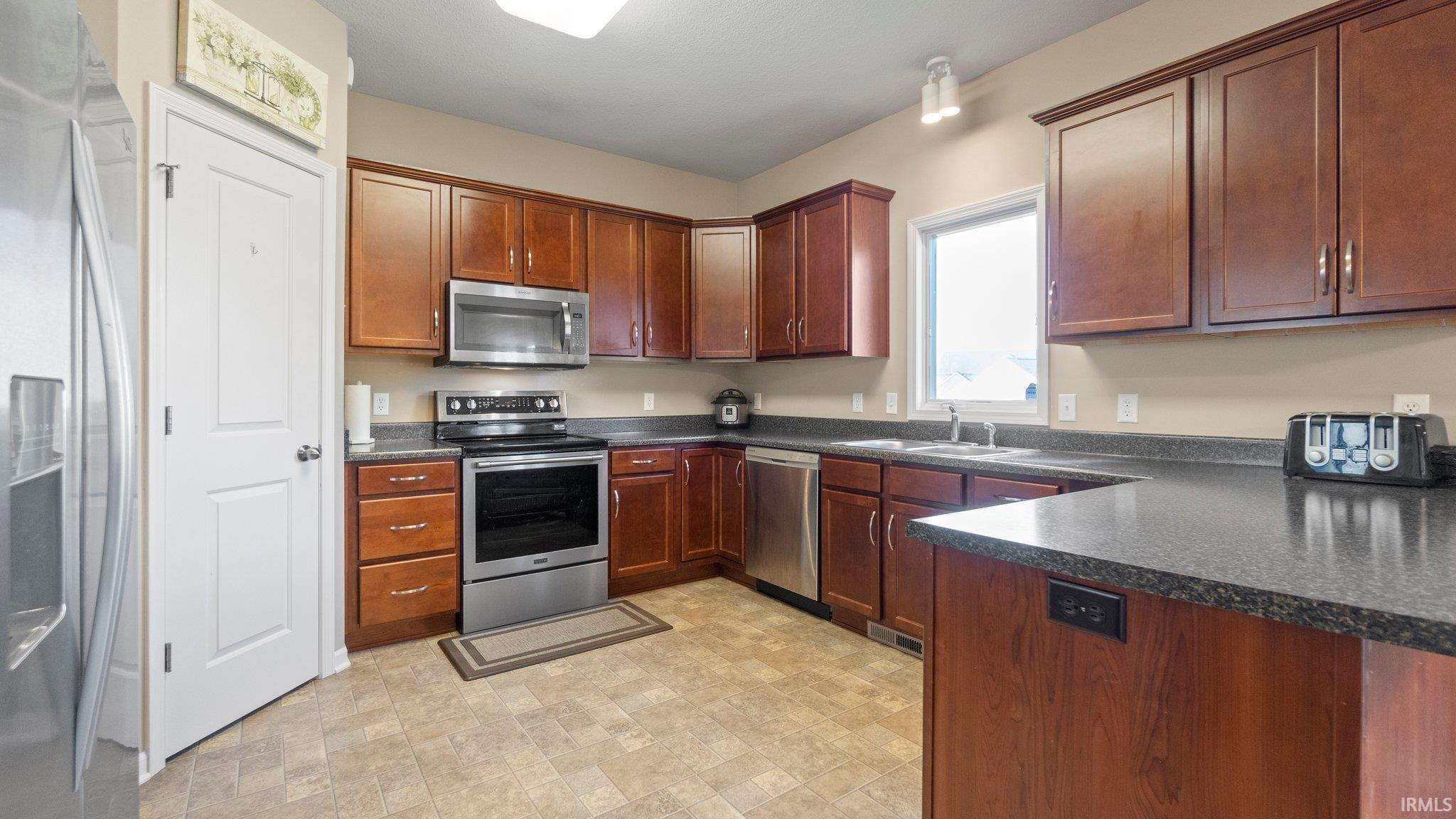 Photo 10 of 13215 Ravenswood Boulevard