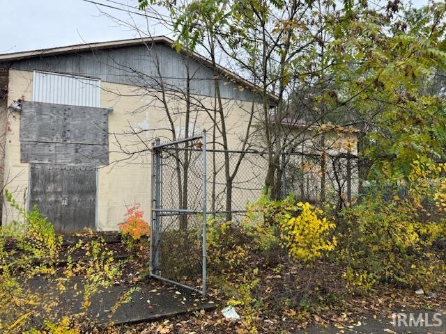 Photo 3 of 1413 W Indiana Avenue