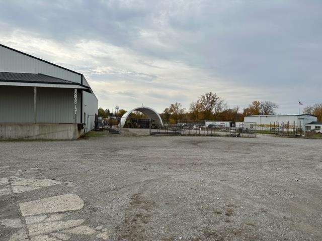 Photo 10 of 121 W Stocker Street