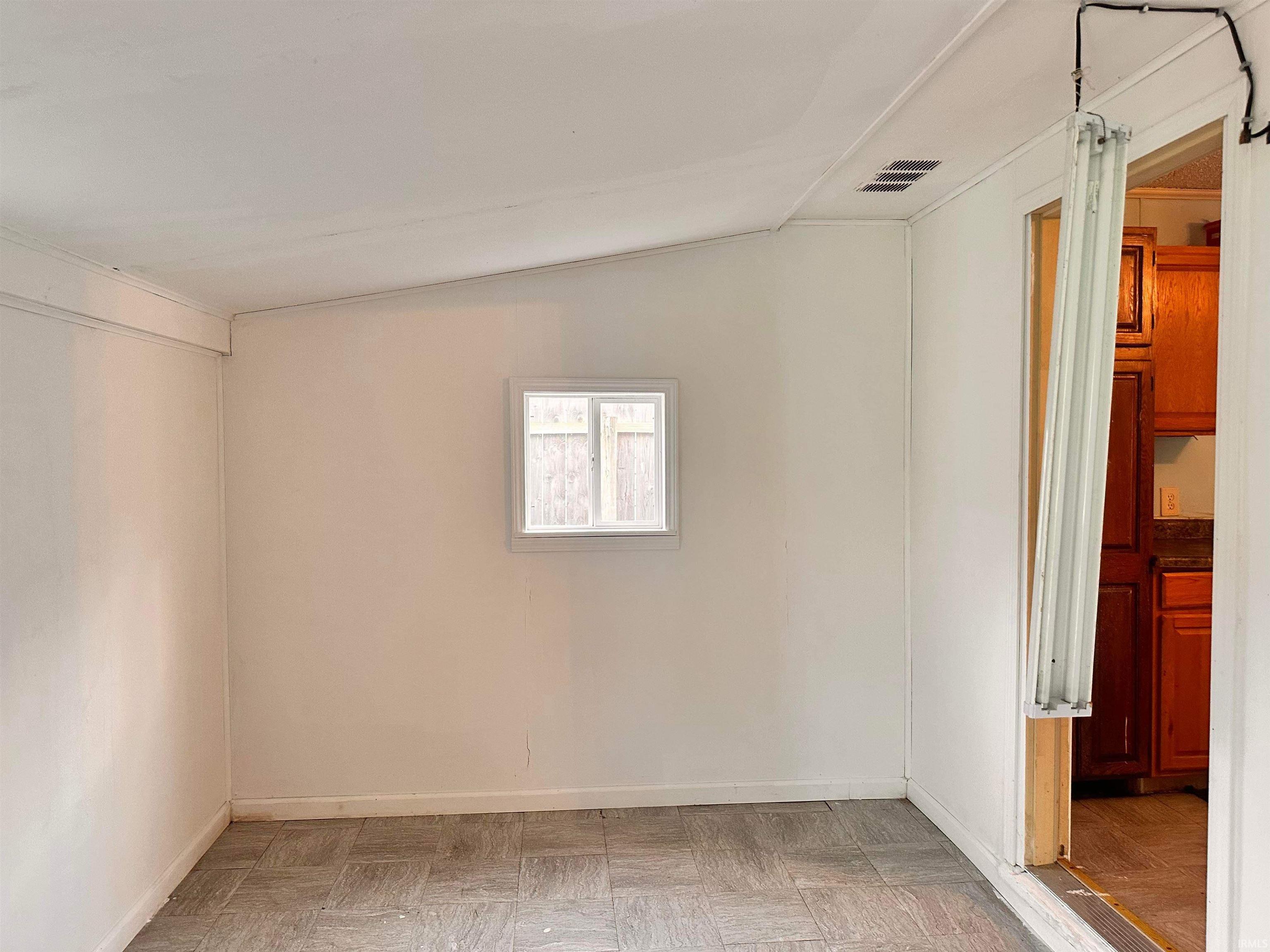 Photo 10 of 5201 Lillie Street