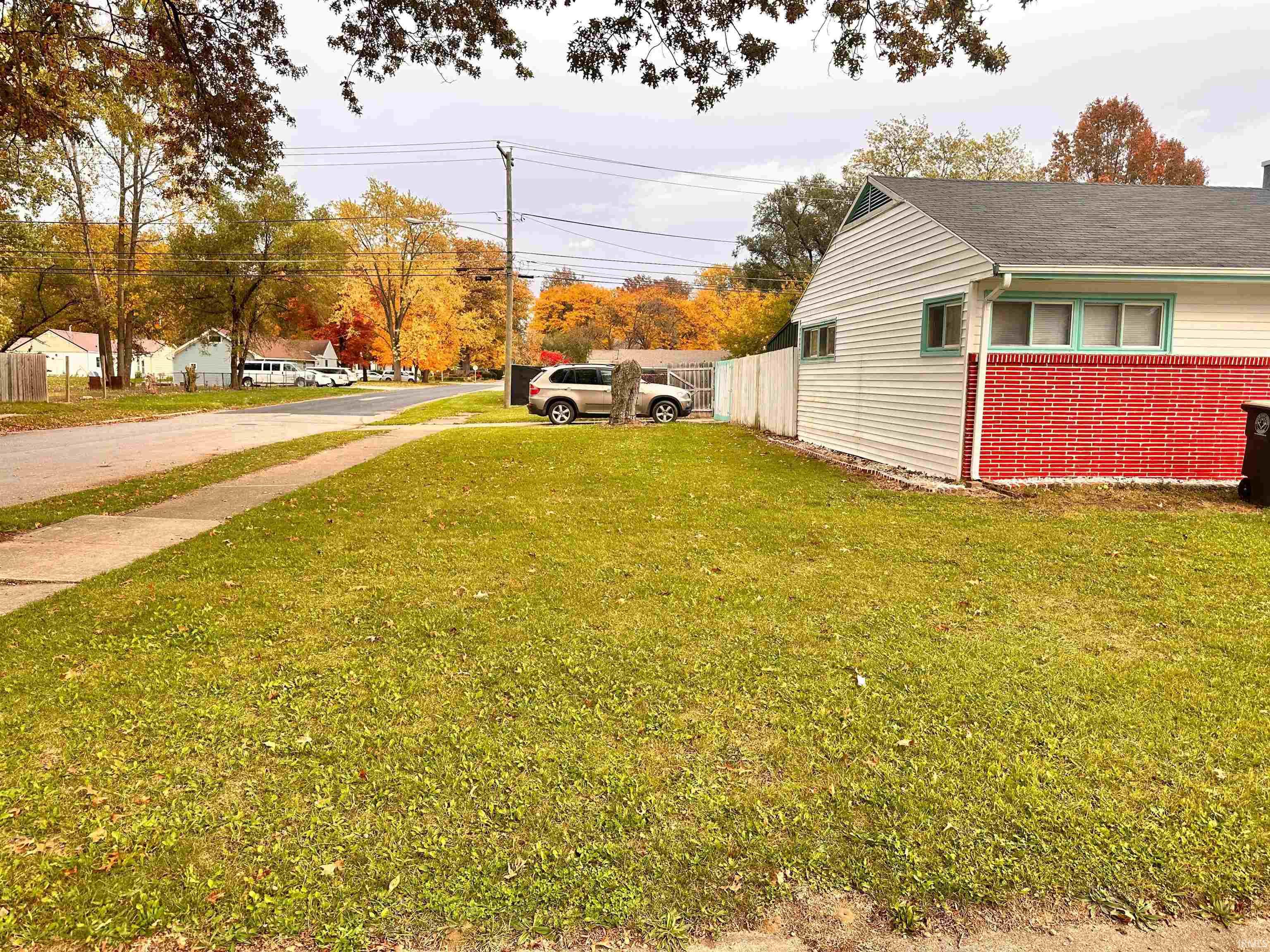 Photo 2 of 5201 Lillie Street