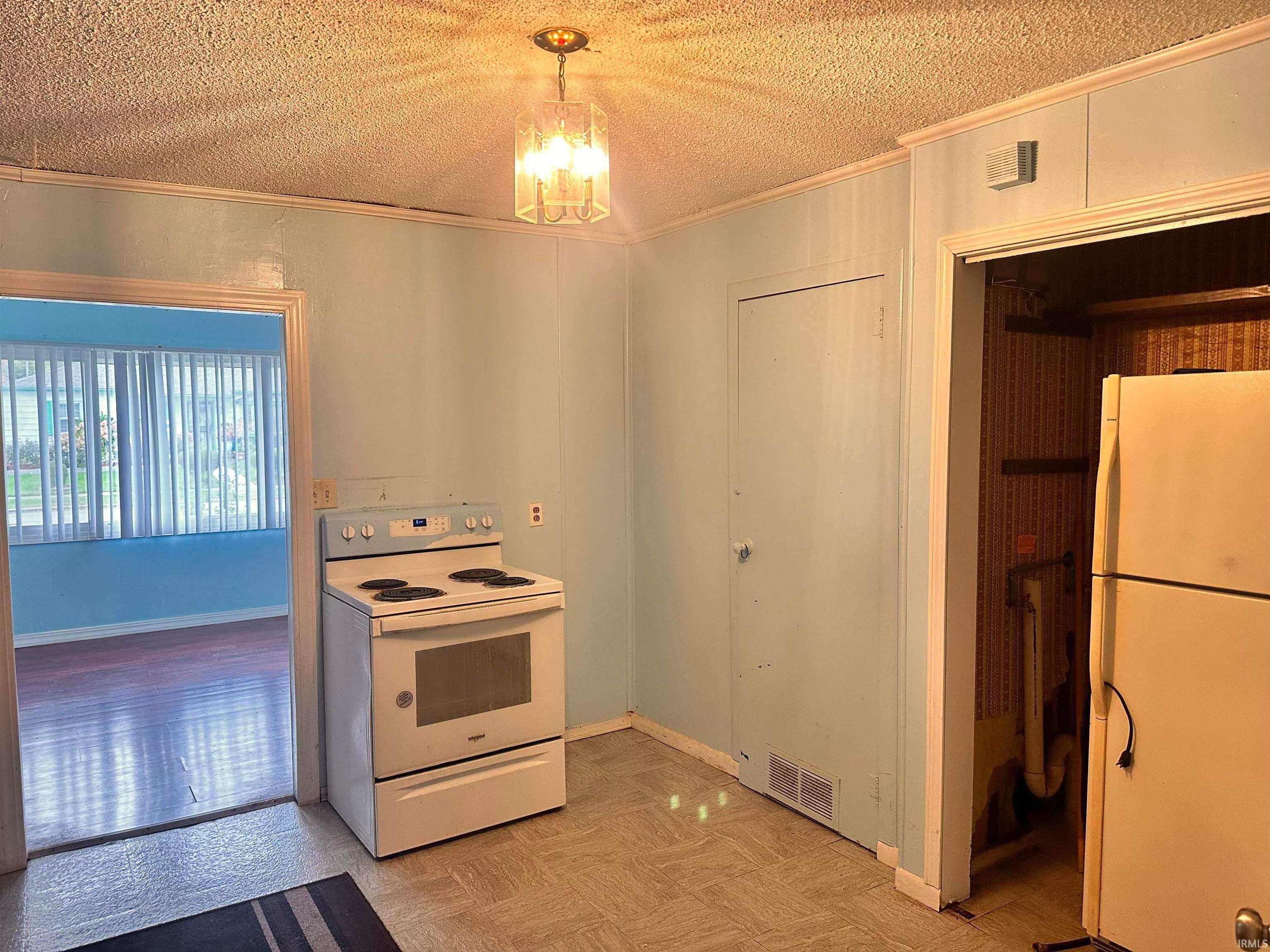 Photo 9 of 5201 Lillie Street