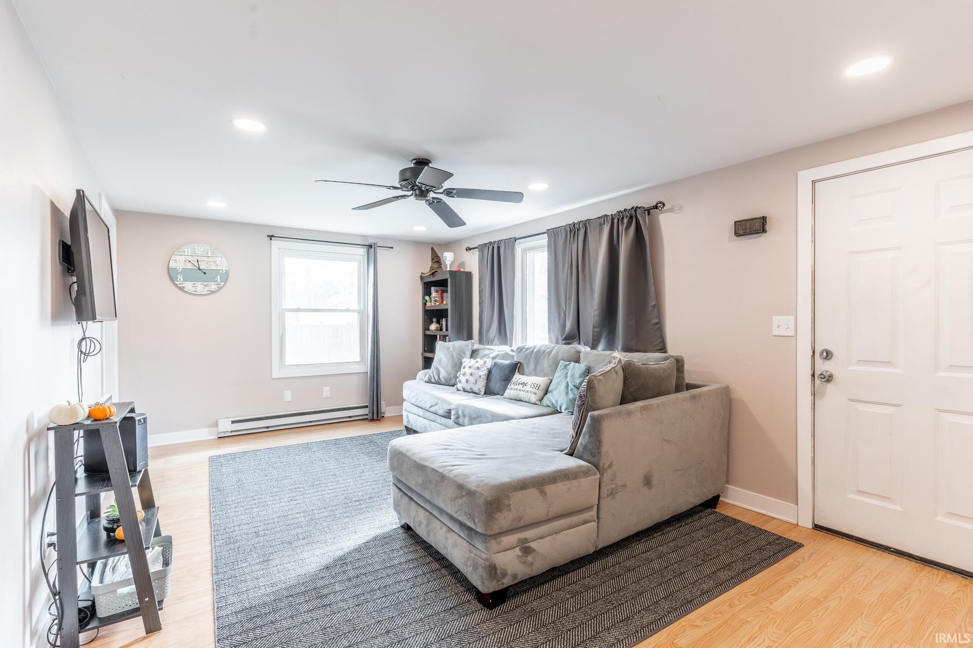 Photo 6 of 723 W Horton Street