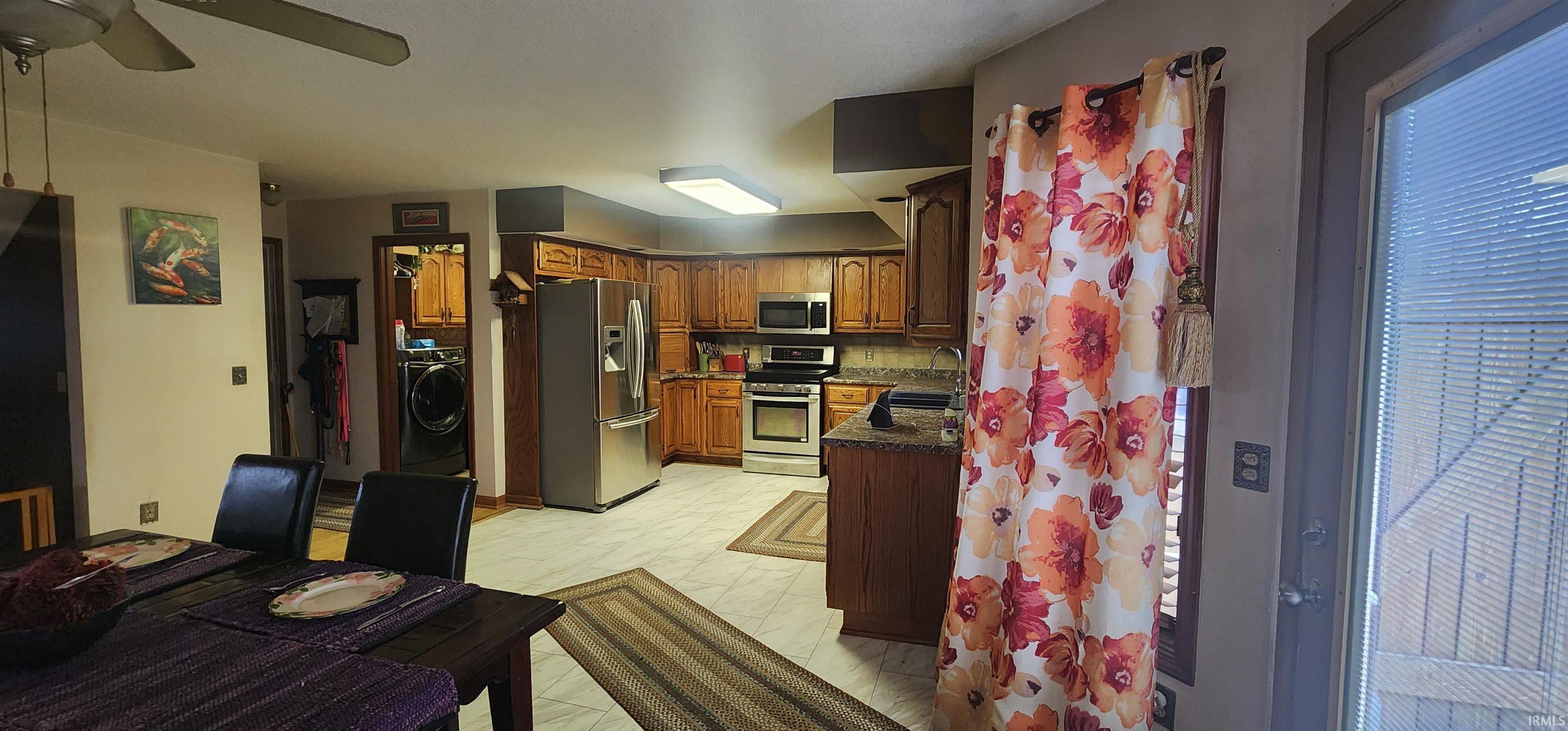Photo 12 of 909 Woodridge Court