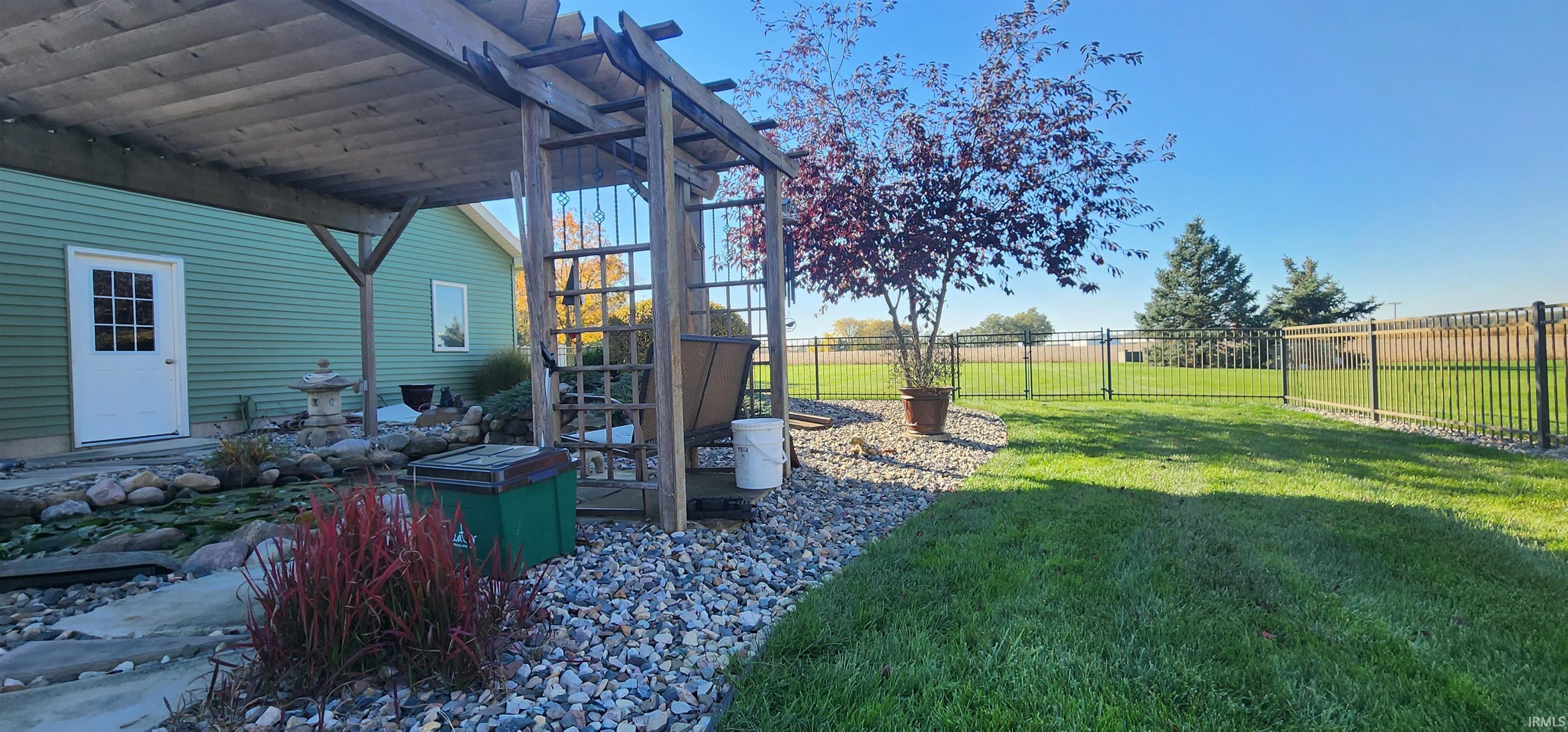 Photo 4 of 909 Woodridge Court