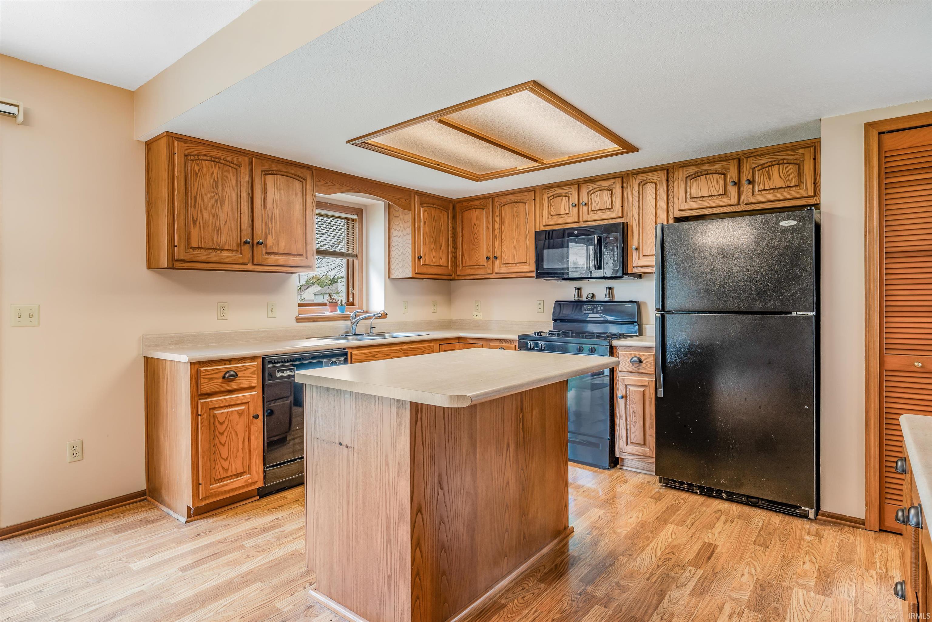 Photo 8 of 11220 Crested Oak Court