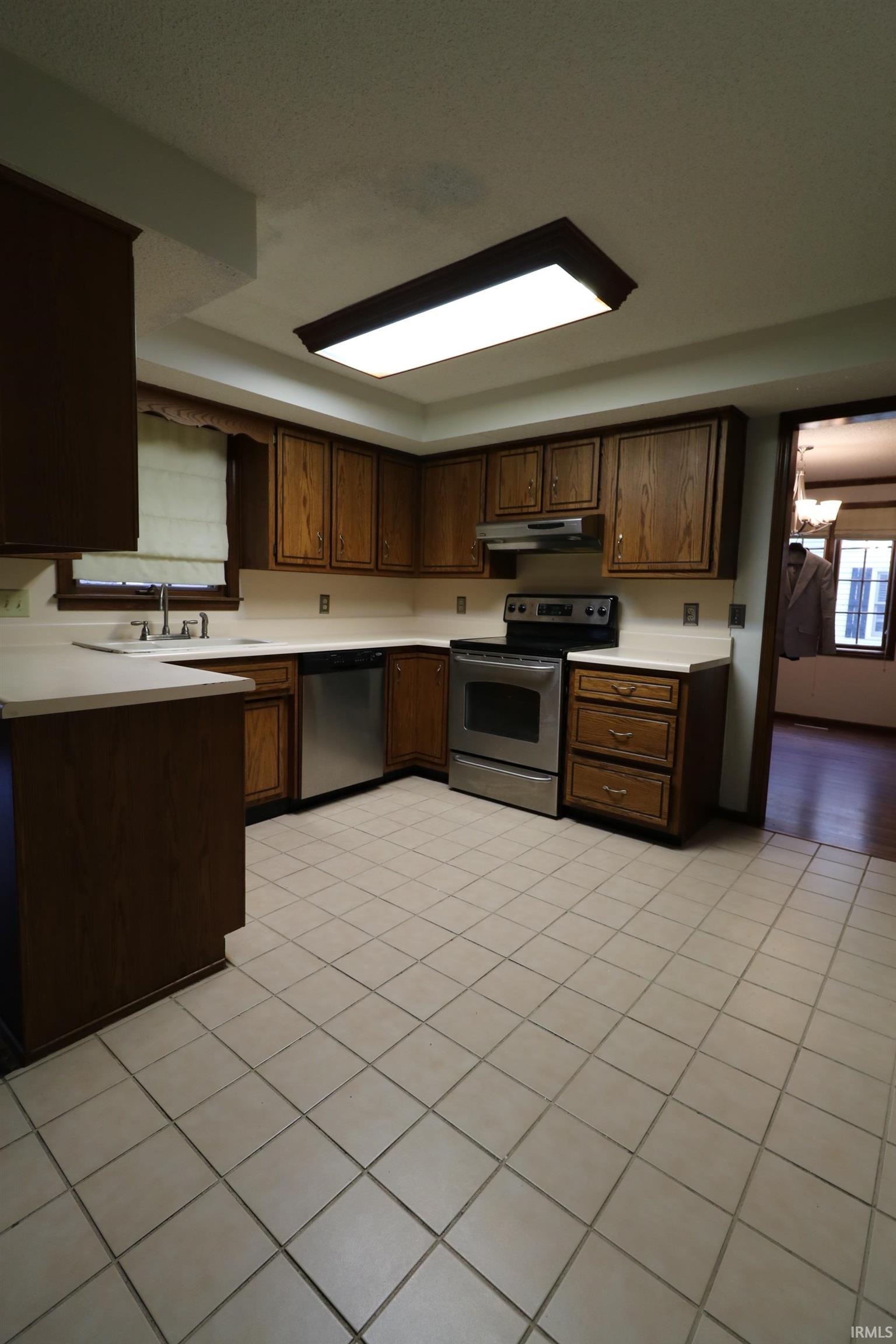 Photo 9 of 5332 Hartford Drive