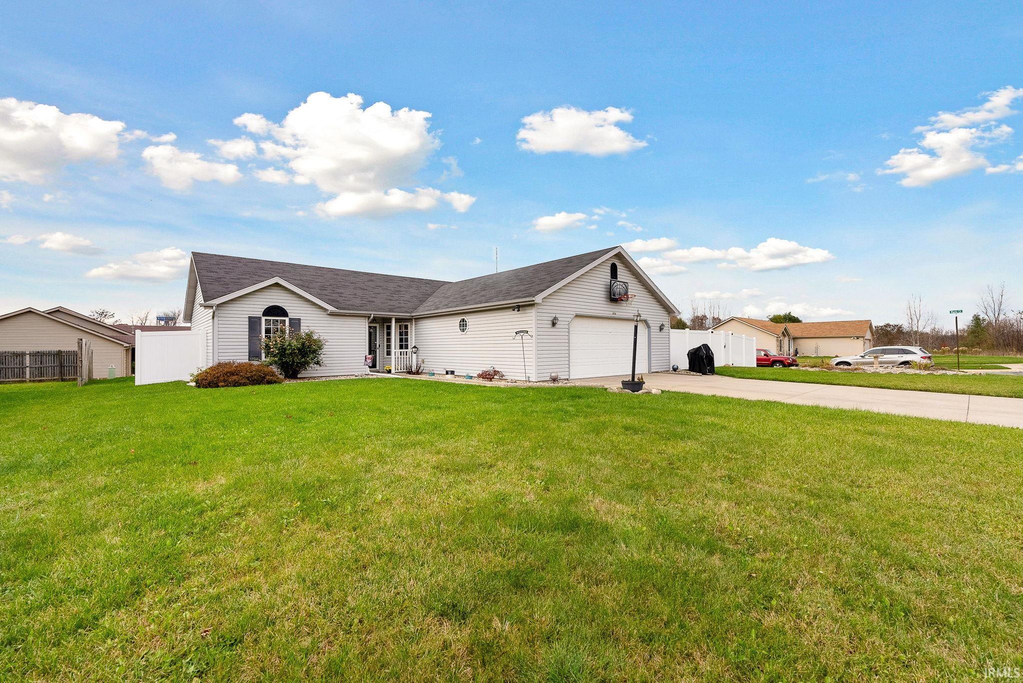Photo 4 of 656 S Redstone Court