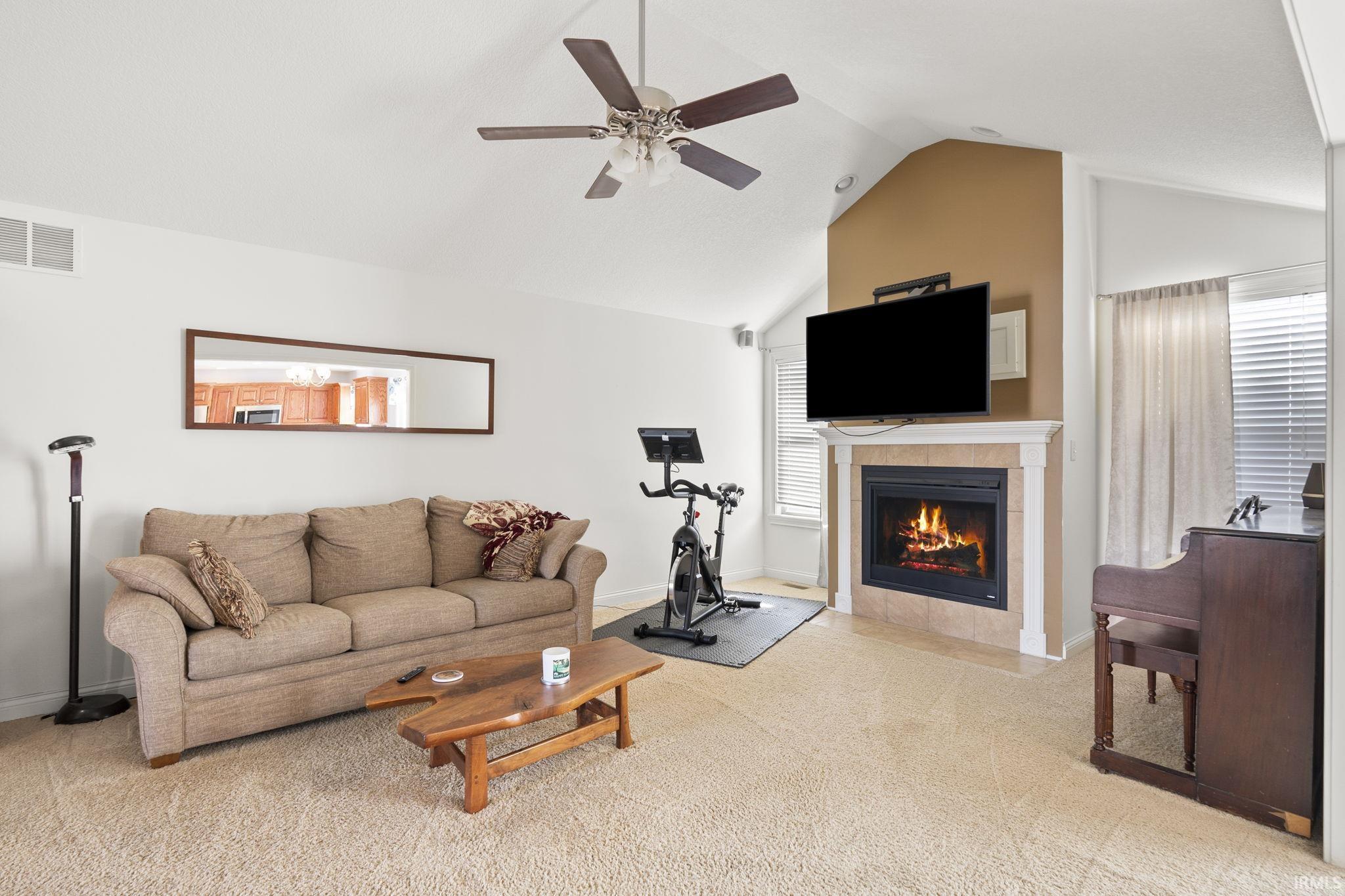 Photo 4 of 8819 Strathmore Lane
