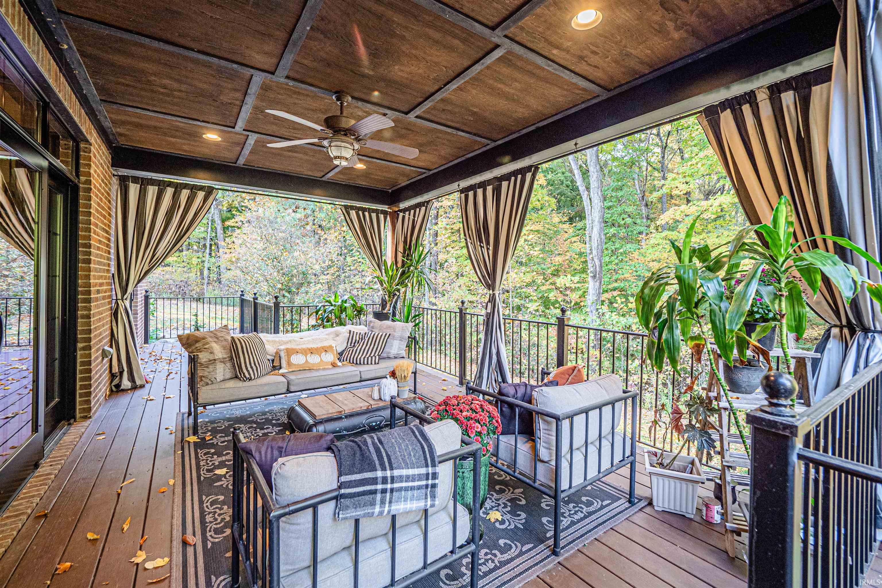 New Harmony Real Estate 1800 Old Evansville Road IN 47631 669,000 202340486