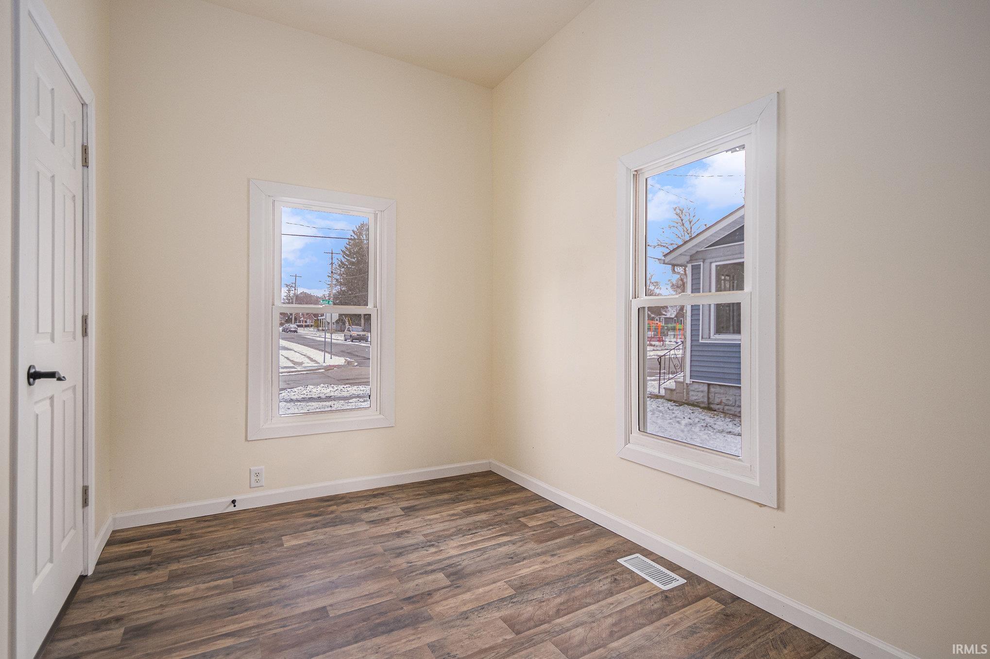 Photo 11 of 159 Nadel Avenue