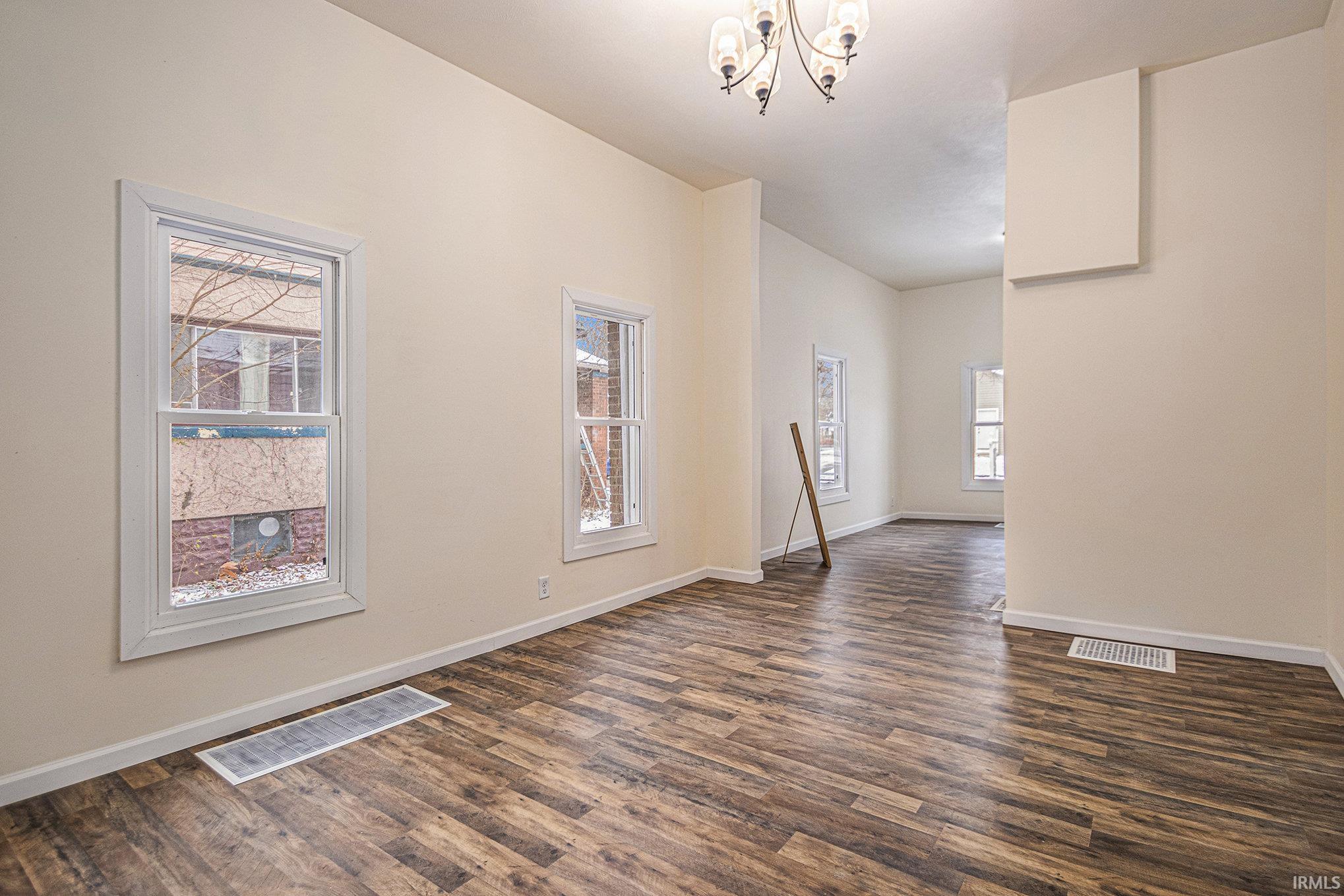 Photo 8 of 159 Nadel Avenue
