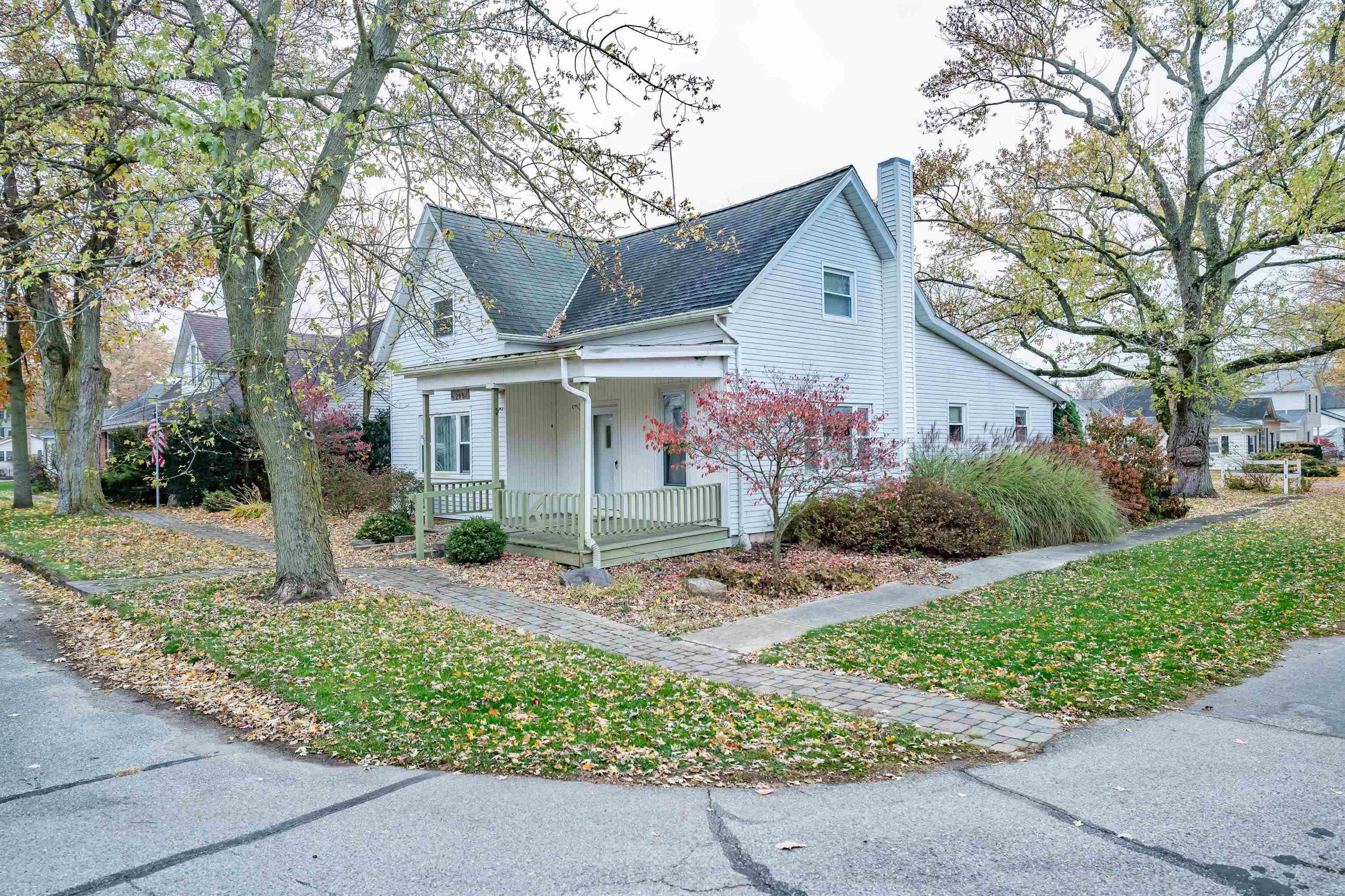 Photo 0 of 209 W Elm Street