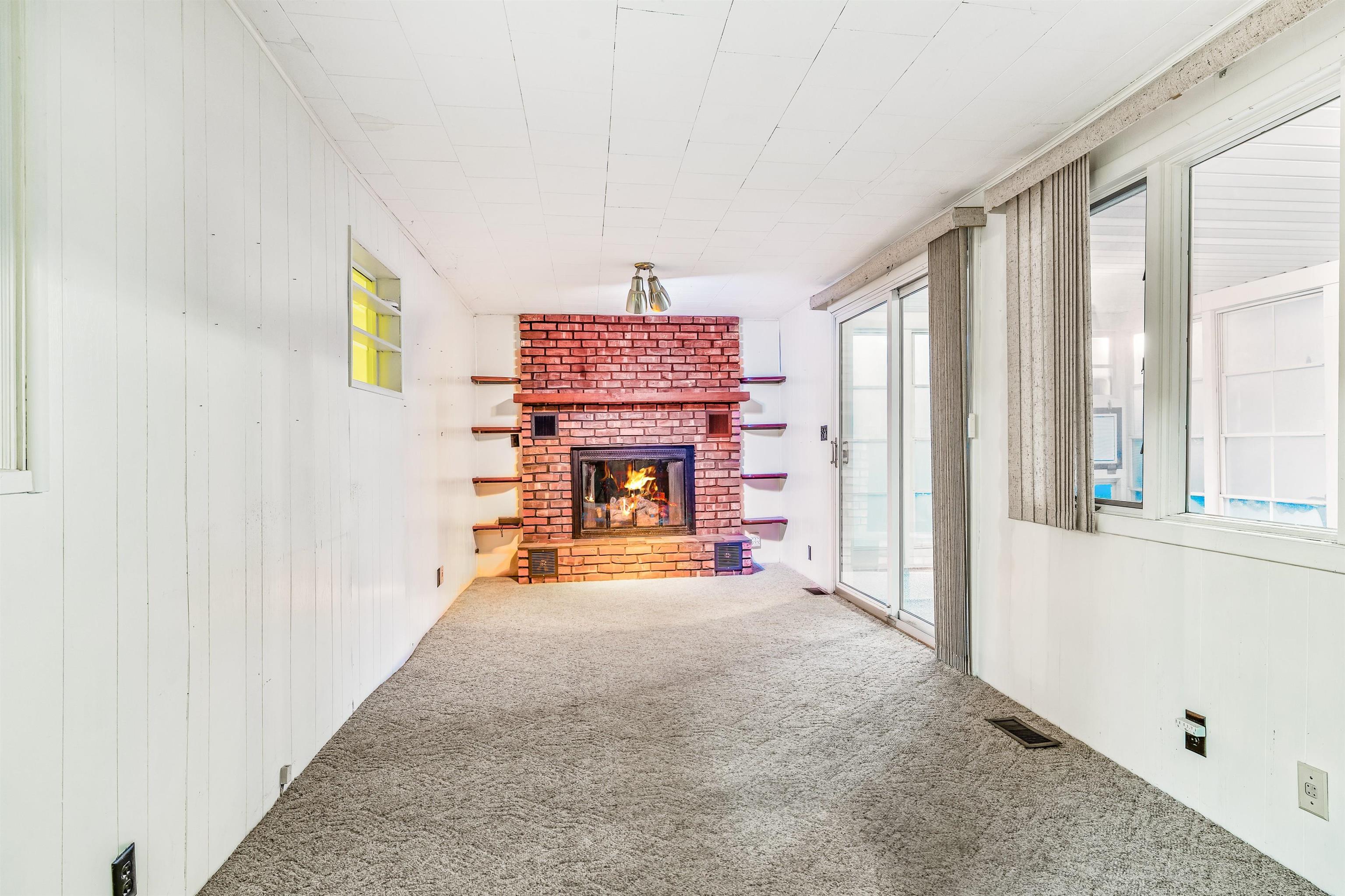 Photo 13 of 209 W Elm Street