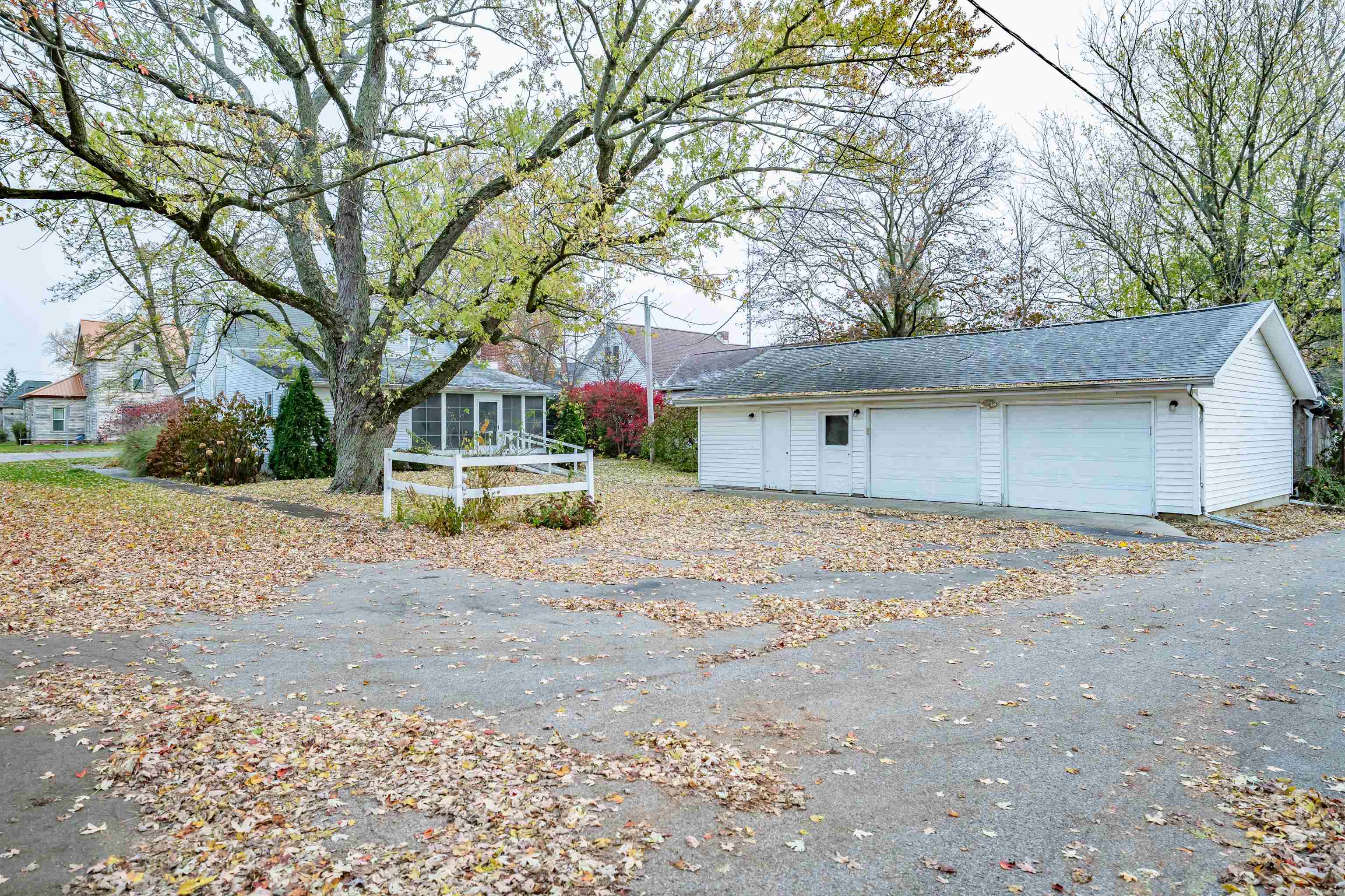 Photo 26 of 209 W Elm Street