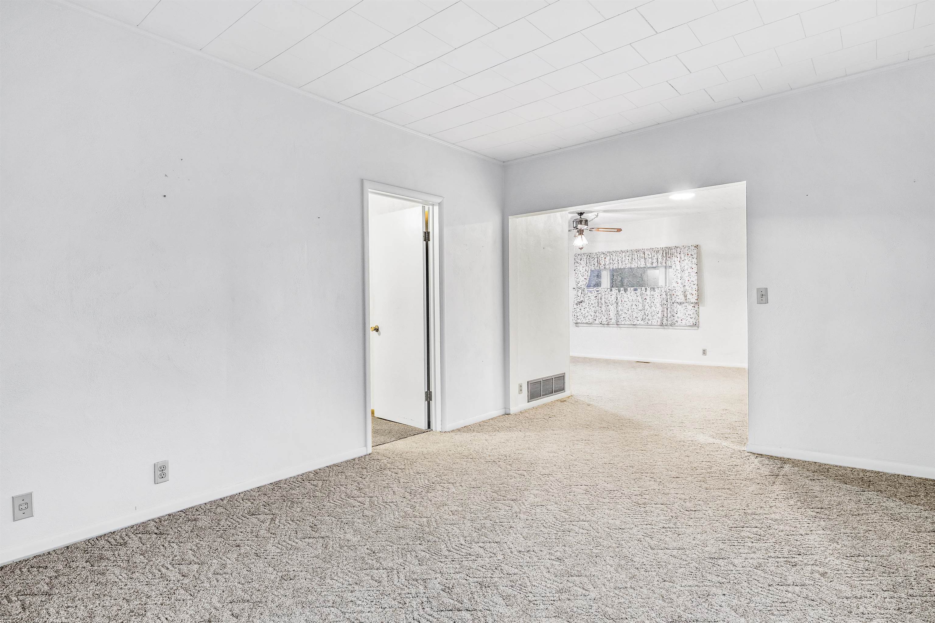 Photo 8 of 209 W Elm Street