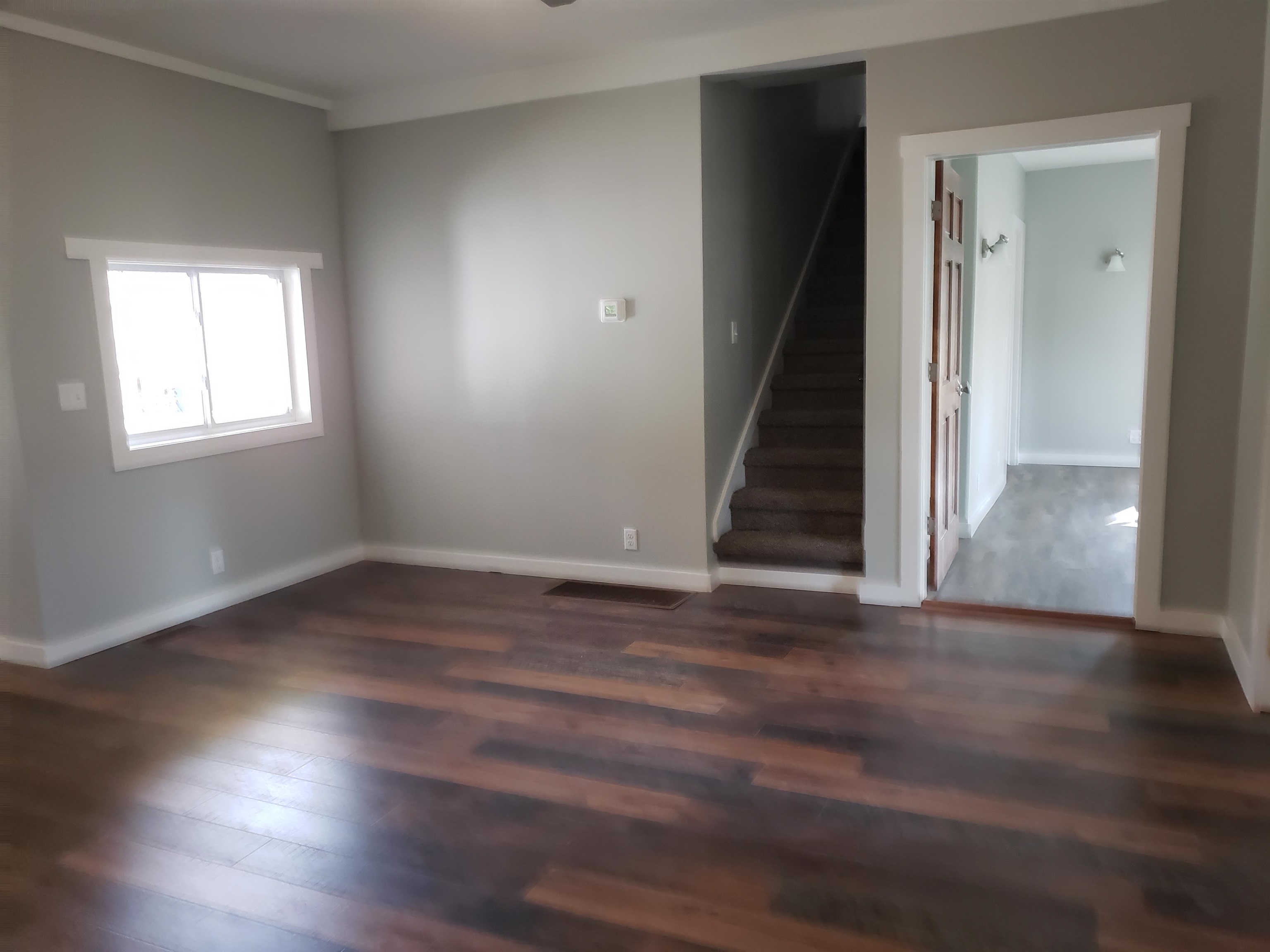 Photo 5 of 406 N York Street