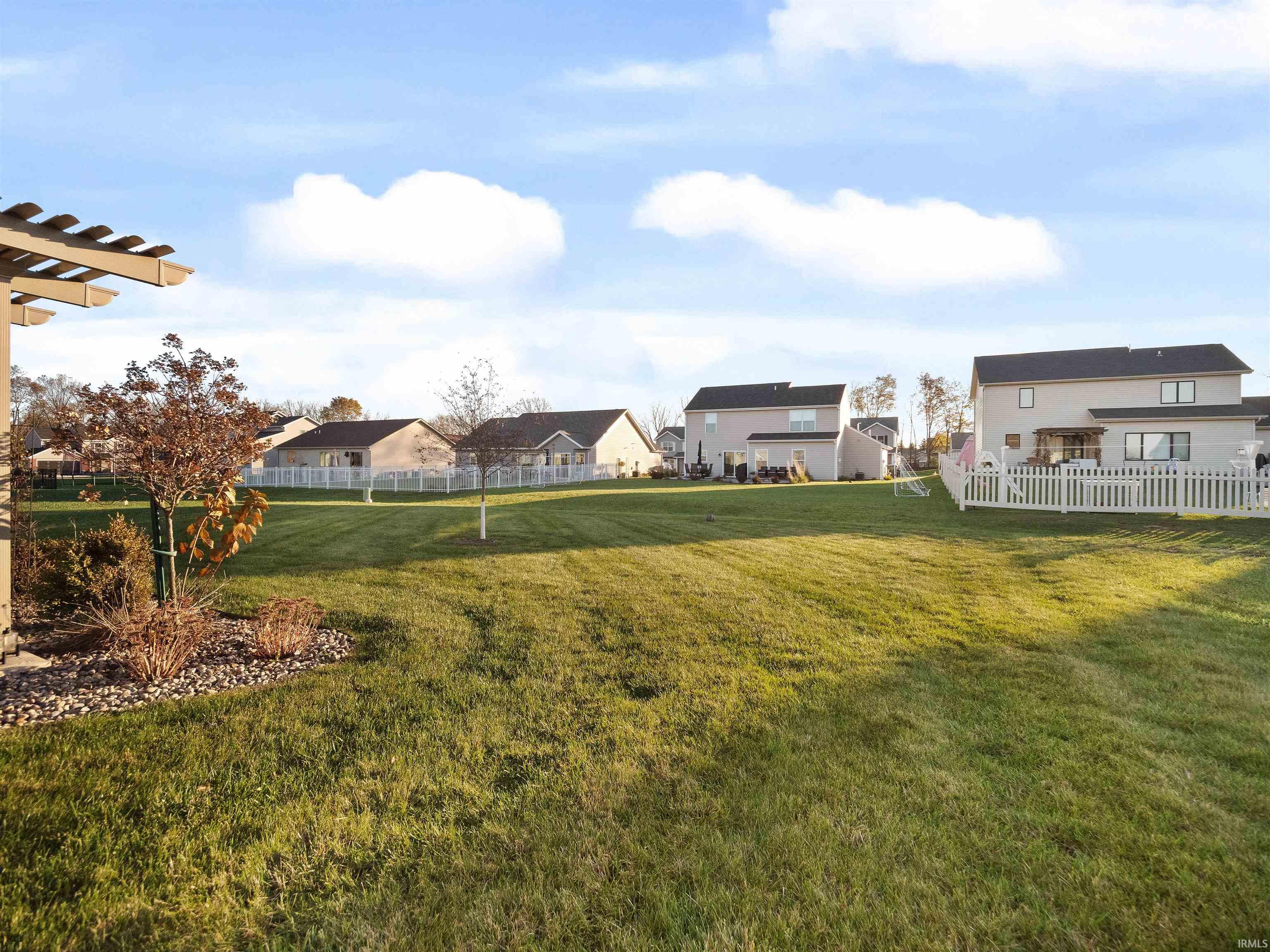 Photo 4 of 2072 Hemlock Lane