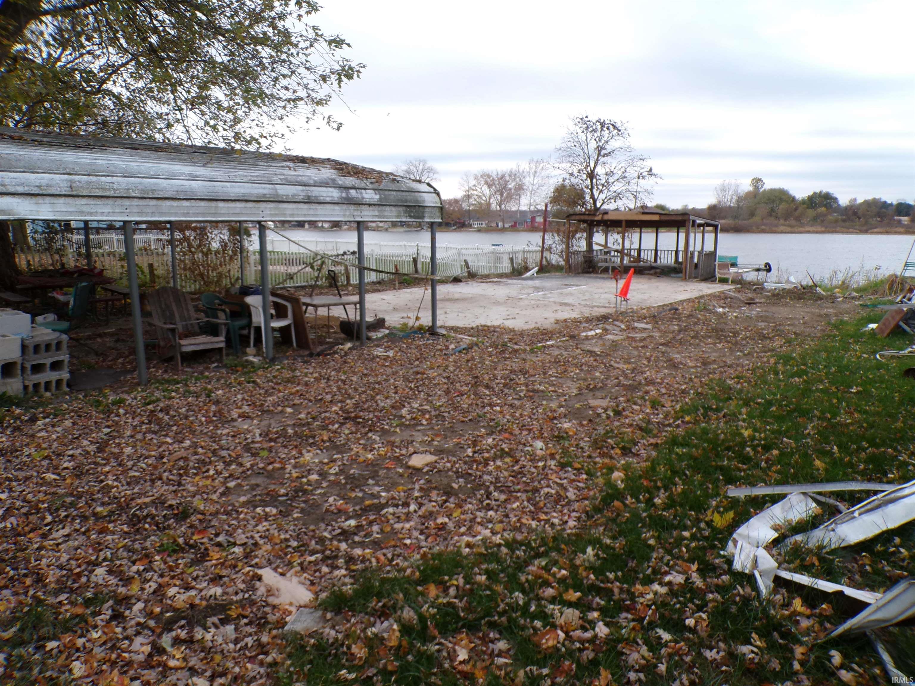 Photo 4 of 12 W Lakeside Drive
