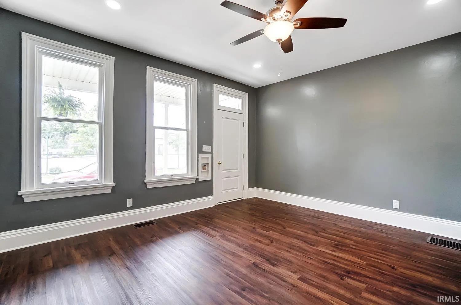 Photo 4 of 1019 Wilt Street