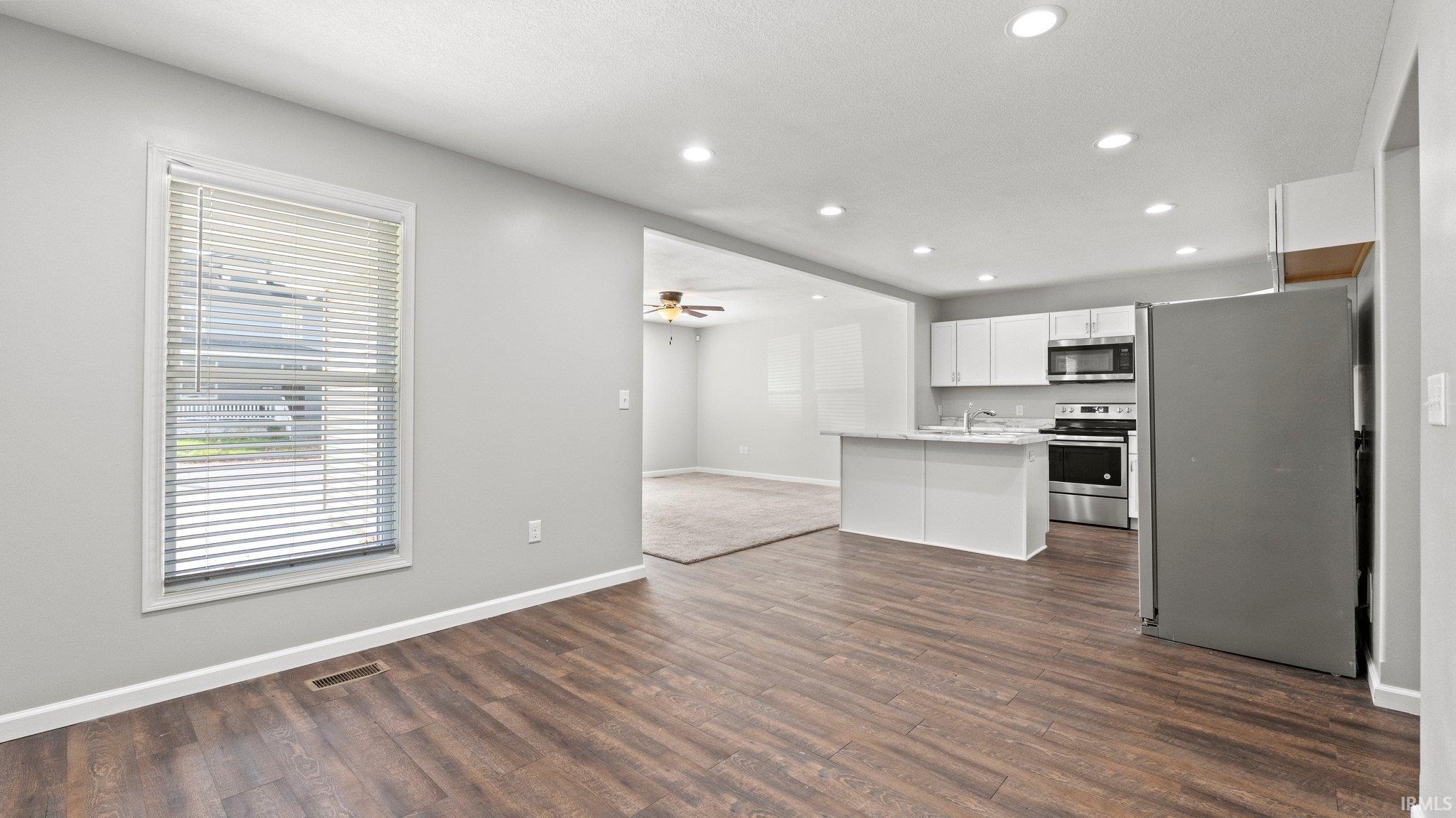 Photo 11 of 320 Kinsmoor Avenue
